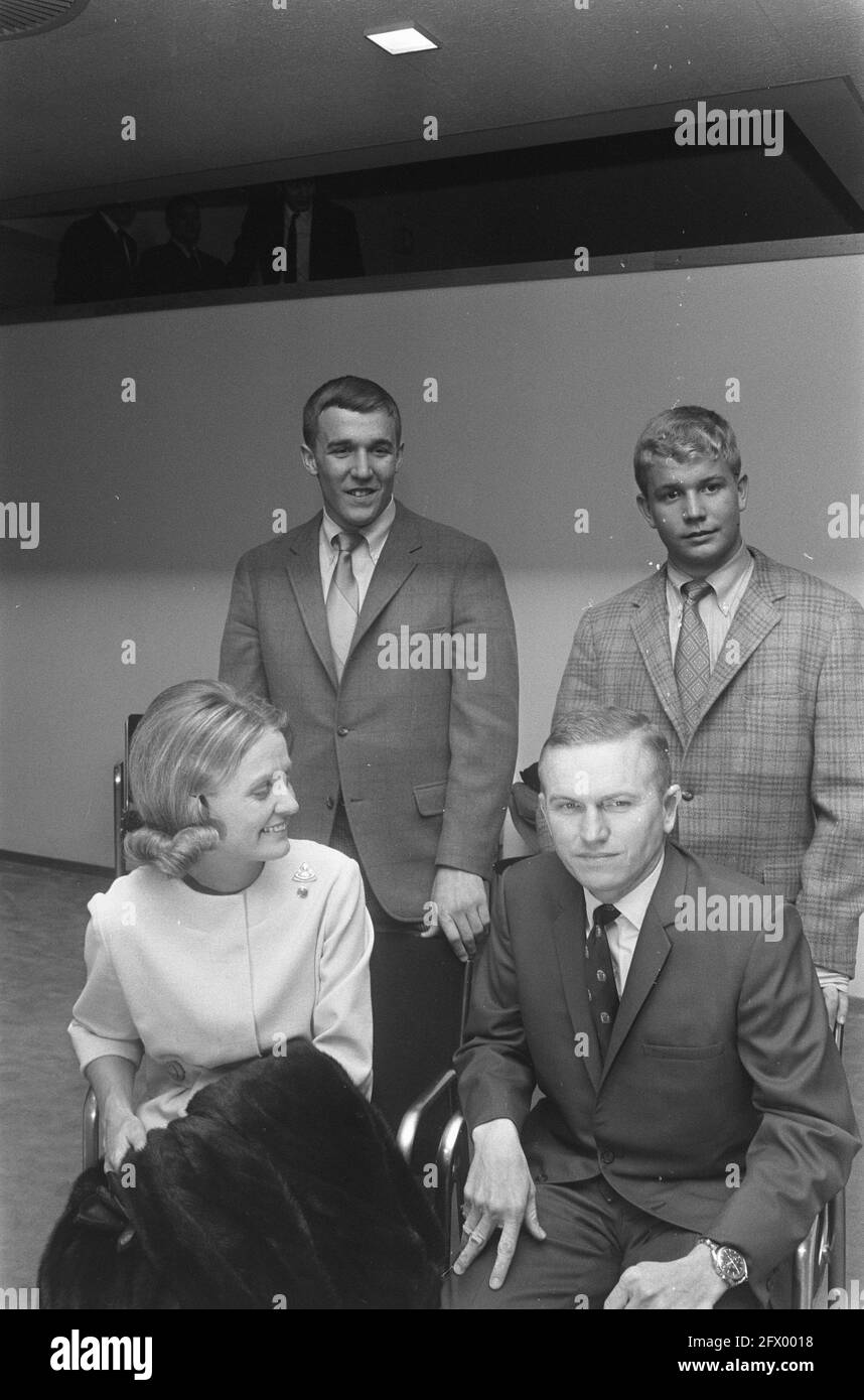 L'astronaute Frank Borman (commandant d'Apollo 8 ) au Congrès de la famille de la Haye Borman, 10 février 1969, CONGRESCENTRA, commandants, Familles, astronautes, pays-Bas, Agence de presse du XXe siècle photo, nouvelles à retenir, documentaire, photographie historique 1945-1990, histoires visuelles, L'histoire humaine du XXe siècle, immortaliser des moments dans le temps Banque D'Images