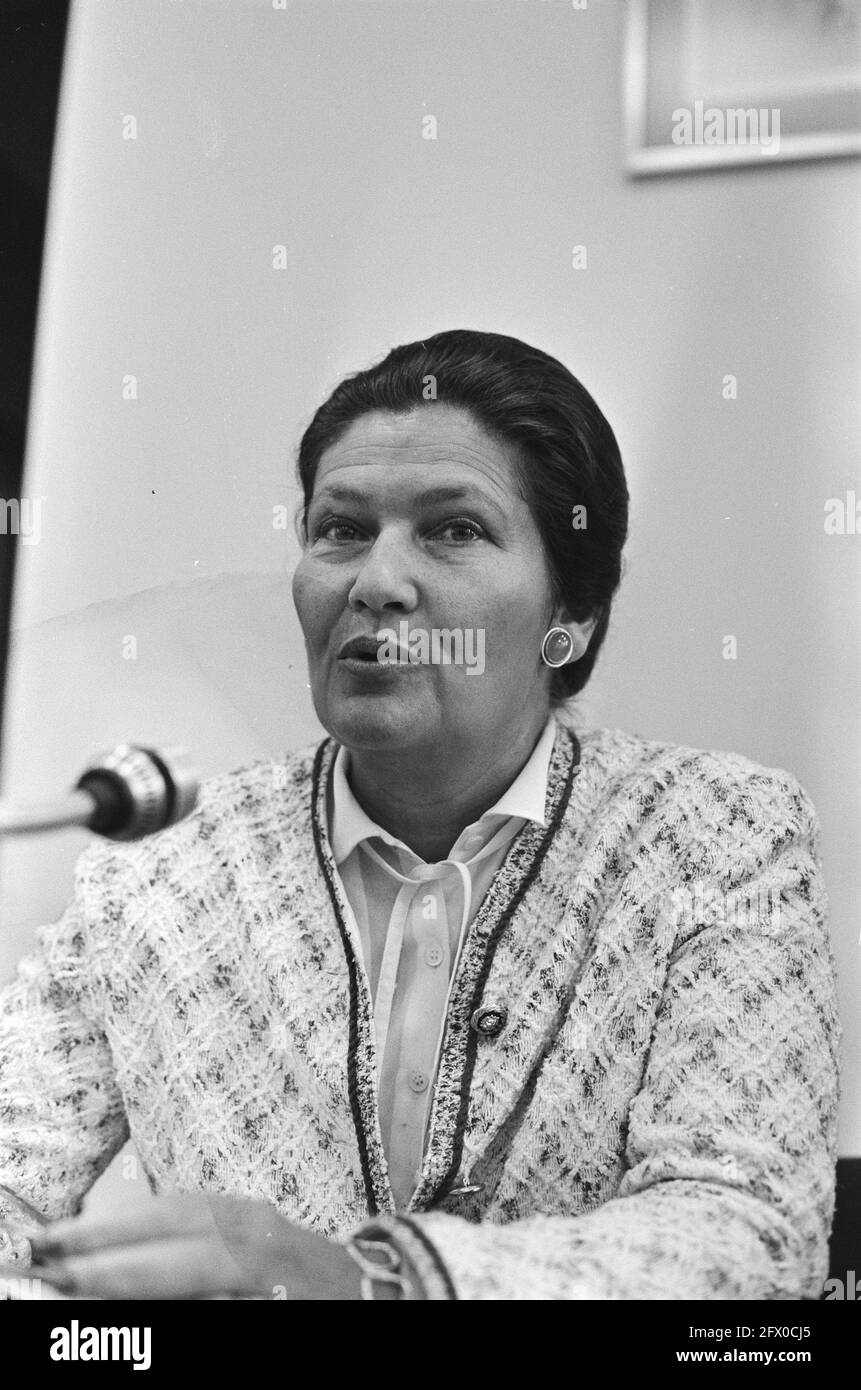 Simone Veil lors de la conférence de presse, 1er octobre 1980, conférences de presse, portraits, pays-Bas, agence de presse du xxe siècle photo, nouvelles à retenir, documentaire, photographie historique 1945-1990, histoires visuelles, L'histoire humaine du XXe siècle, immortaliser des moments dans le temps Banque D'Images