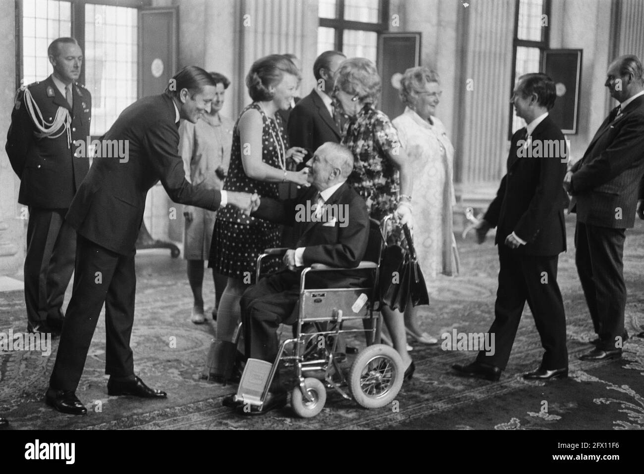 La reine Juliana reçoit des participants à la réunion du Comité International Olympique au Palace on Dam, 12 mai 1970, Meetings, Queens, Pays-Bas, Agence de presse du XXe siècle photo, nouvelles à retenir, documentaire, photographie historique 1945-1990, histoires visuelles, L'histoire humaine du XXe siècle, immortaliser des moments dans le temps Banque D'Images