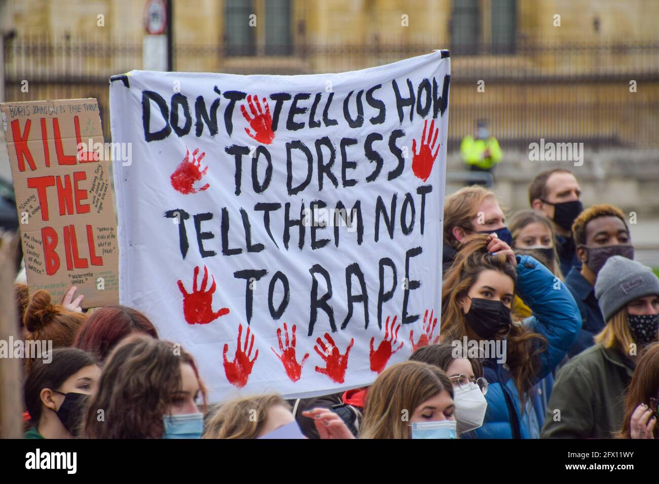 Londres, Royaume-Uni. 3 avril 2021. Des centaines de manifestants se sont rassemblés sur la place du Parlement pour la marche des 97% pour protester contre le harcèlement des femmes. Banque D'Images