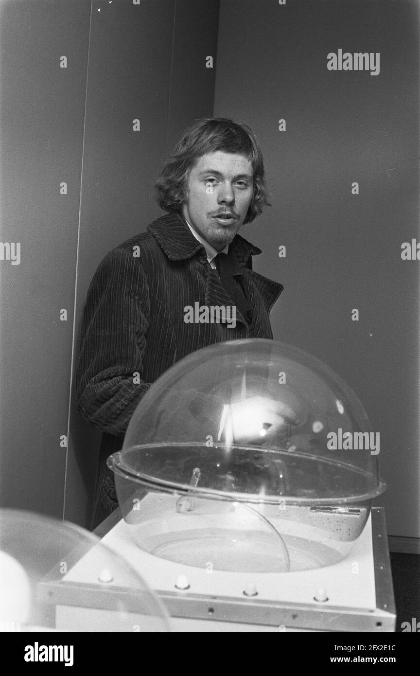 Automate ludicrous de Richard van der Galien RAI à l'occasion de la Journée de l'automobile, à Amsterdam. Richard van der Galien, sculpteur à ludic automaton, 17 février 1970, automates, sculpteurs, Pays-Bas, Agence de presse du XXe siècle photo, nouvelles à retenir, documentaire, photographie historique 1945-1990, histoires visuelles, L'histoire humaine du XXe siècle, immortaliser des moments dans le temps Banque D'Images