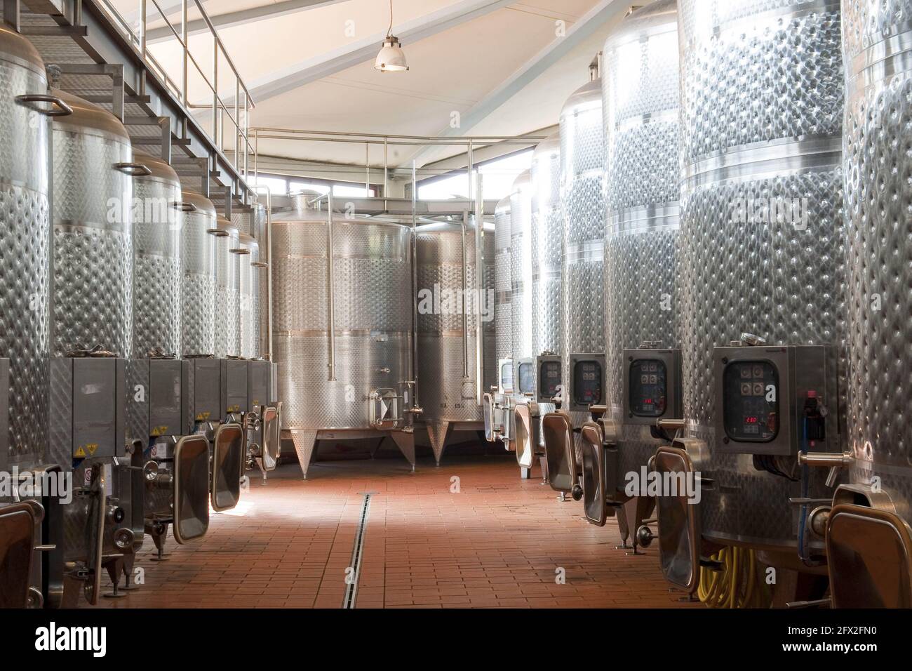 Italie, Toscane, Panzano - Tenuta Fontodi , chianti classico , cave photo © Sandro Michahelles/Sintesi/Alamy stock photo Banque D'Images