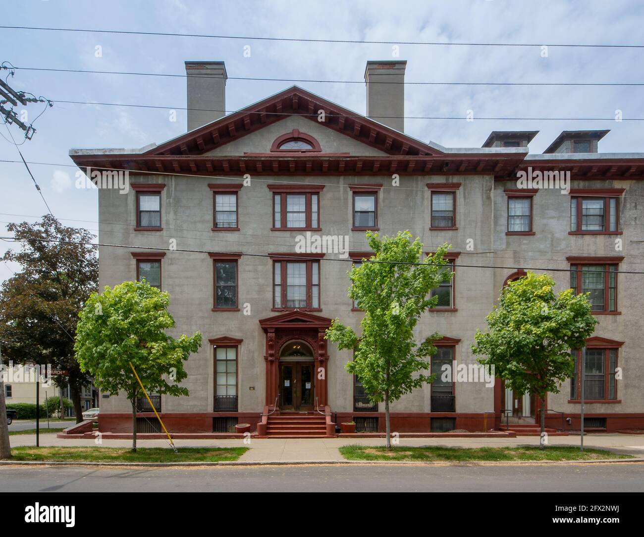 Schenectady, NY - USA - 22 mai 2021 : vue sur le paysage de l'historique Stockade Inn, situé dans le quartier historique de Stockade Banque D'Images