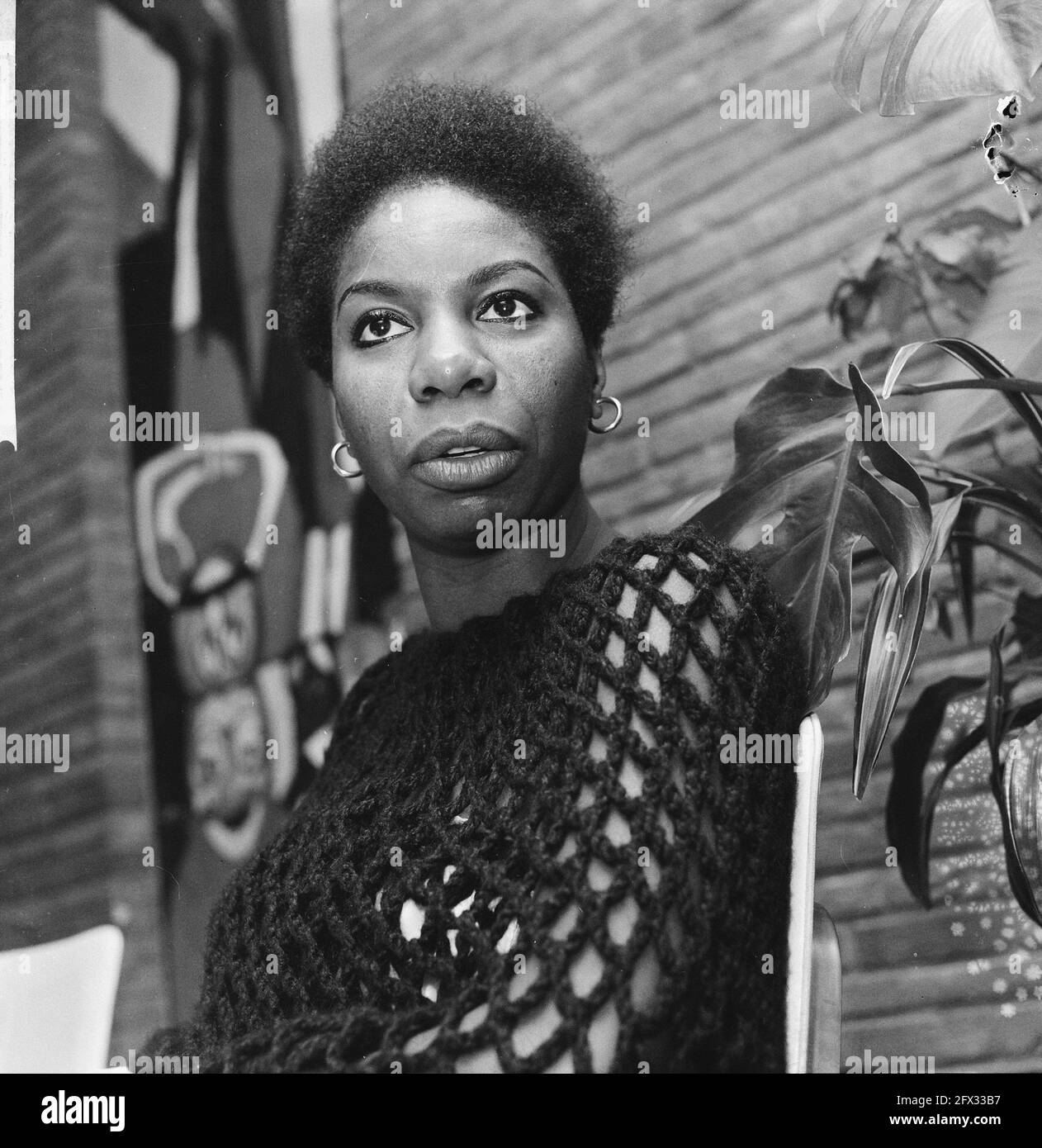 Portrait de la chanteuse américaine Nina Simone qui apparaîtra à la télévision à Noël, 14 décembre 1965, portraits, chanteurs, pays-Bas, agence de presse du xxe siècle photo, nouvelles à retenir, documentaire, photographie historique 1945-1990, histoires visuelles, L'histoire humaine du XXe siècle, immortaliser des moments dans le temps Banque D'Images
