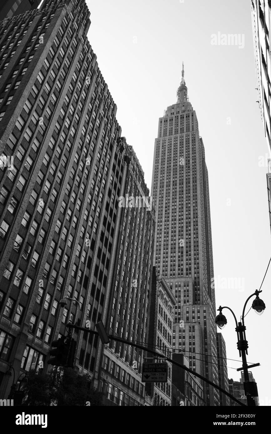 Vue sur l'Empire State Building depuis la 34e rue à New York, le jeudi 9 mai 2019. Photo de Jennifer Graylock-Graylock.com 917-519-7666 Banque D'Images