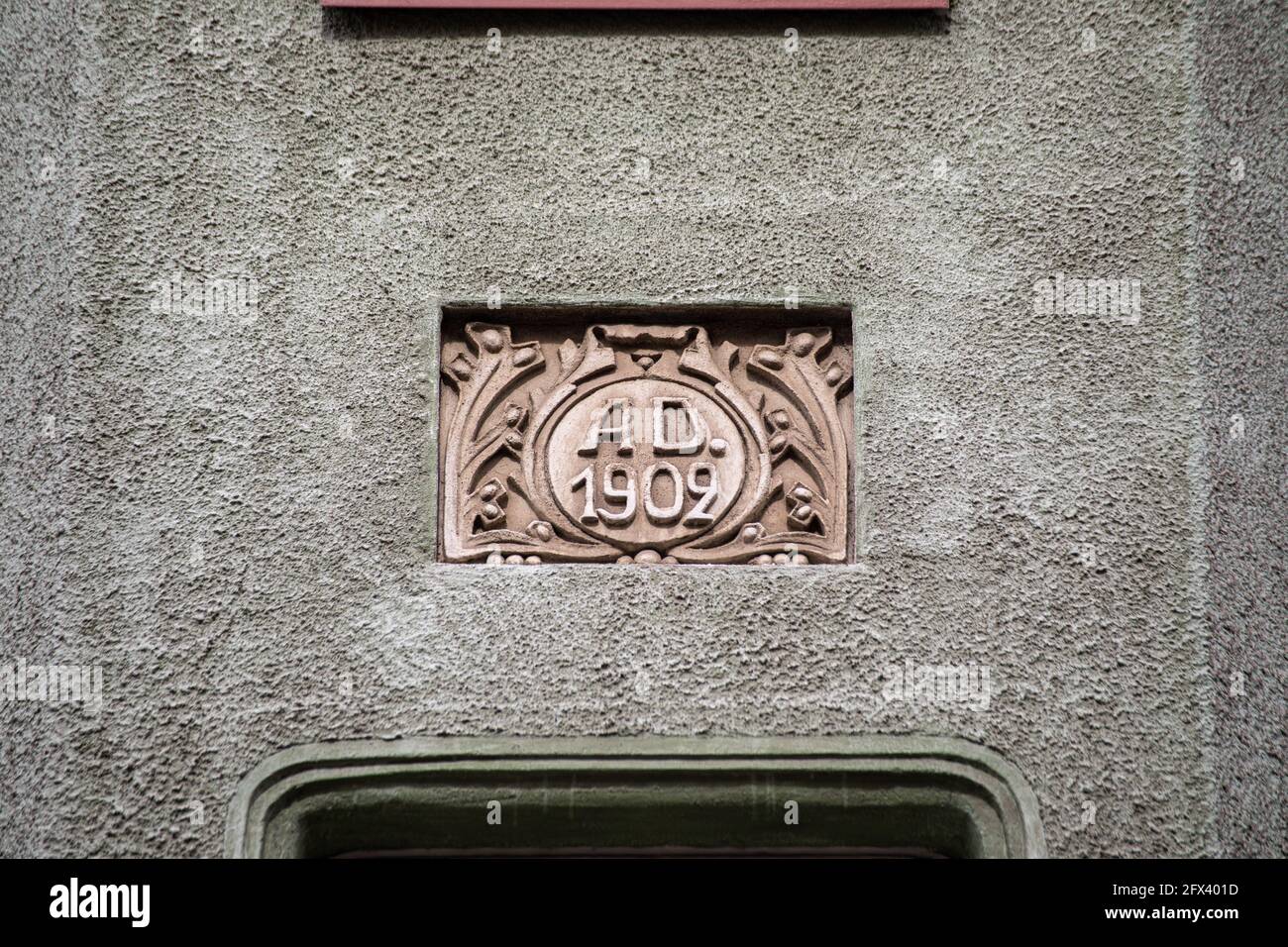 1902, détail décoratif sur un bâtiment de style Jugend ou Art Nouveau dans le quartier de Katajanokka à Helsinki, en Finlande Banque D'Images