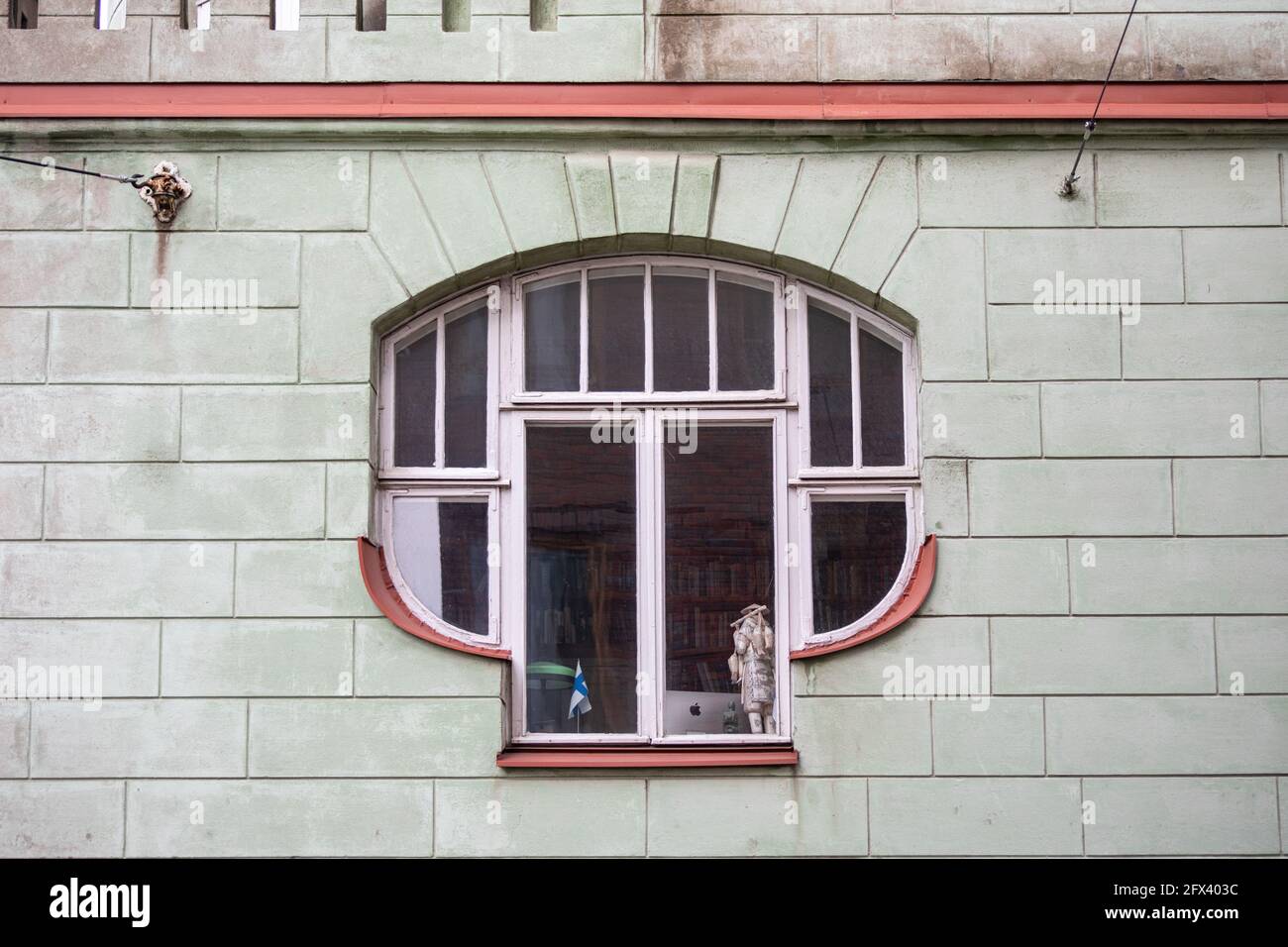 Fenêtre unique du bâtiment de style Art Nouveau ou Jugend Aeolus dans le quartier Katajanokka d'Helsinki, en Finlande Banque D'Images