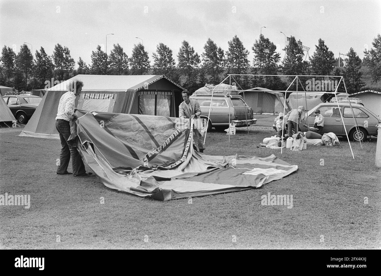 Camping mauvais temps à Amsterdam, 4 juillet 1978, campings, pays-Bas, Agence de presse du XXe siècle photo, news to remember, documentaire, photographie historique 1945-1990, histoires visuelles, L'histoire humaine du XXe siècle, immortaliser des moments dans le temps Banque D'Images