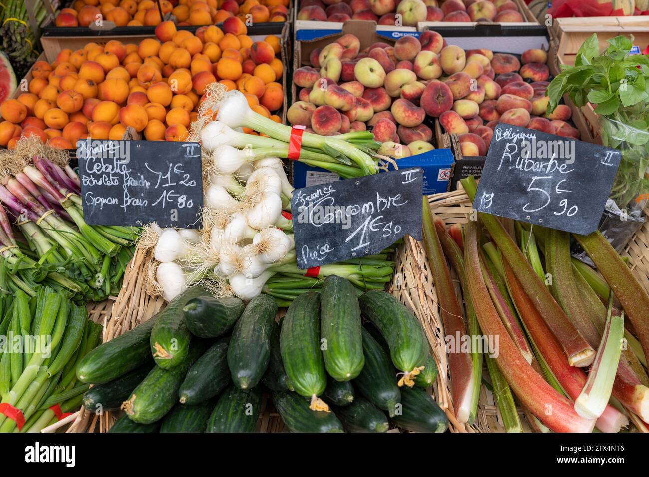 quelques légumes sur le marché français Banque D'Images