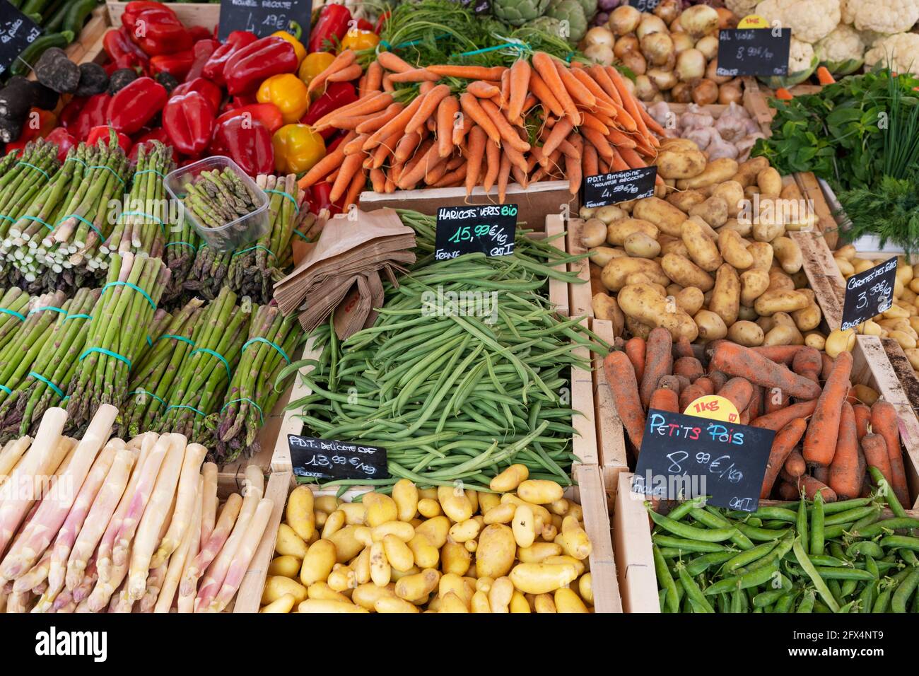 légumes sur le marché français Banque D'Images