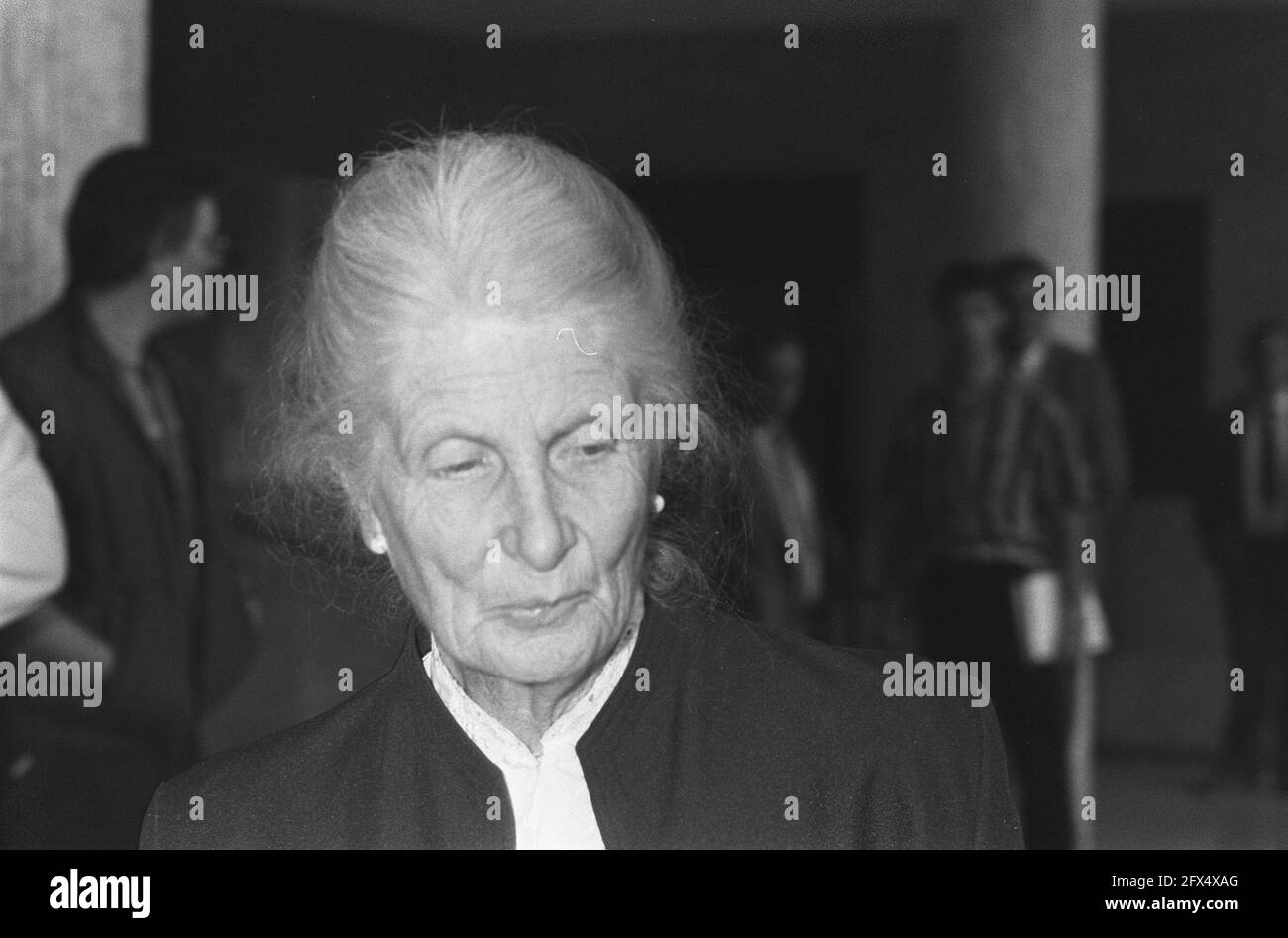 F. Rost van Tonningen-Heubel, veuve de l'ancien leader du NSB, avant appel en rapport avec la possession de la littérature antisémite, 2 octobre 1986, pays-Bas, Agence de presse du XXe siècle photo, nouvelles à retenir, documentaire, photographie historique 1945-1990, histoires visuelles, L'histoire humaine du XXe siècle, immortaliser des moments dans le temps Banque D'Images