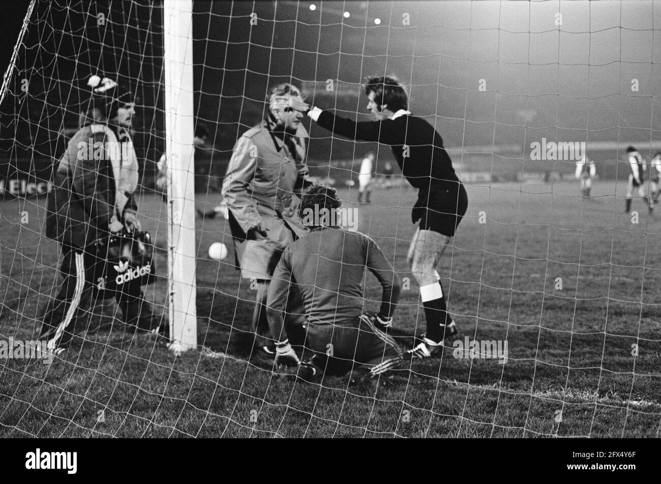 FC Amsterdam contre le FC Koln 2-3 ( UEFA Cup ); moments de match, 19 mars 1975, sports, football, Pays-Bas, Agence de presse du XXe siècle photo, nouvelles à retenir, documentaire, photographie historique 1945-1990, histoires visuelles, L'histoire humaine du XXe siècle, immortaliser des moments dans le temps Banque D'Images