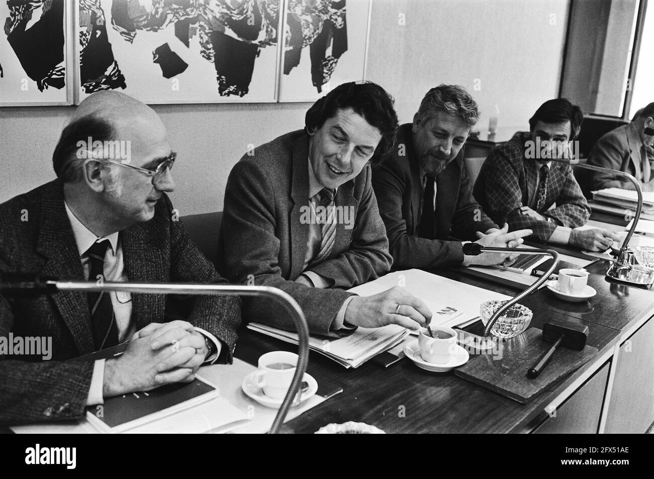FNV Federation Council à Amsterdam; Wim Spit, Wim Kok et divers autres à la table, 7 janvier 1980, syndicats, pays-Bas, agence de presse du XXe siècle photo, nouvelles à retenir, documentaire, photographie historique 1945-1990, histoires visuelles, L'histoire humaine du XXe siècle, immortaliser des moments dans le temps Banque D'Images