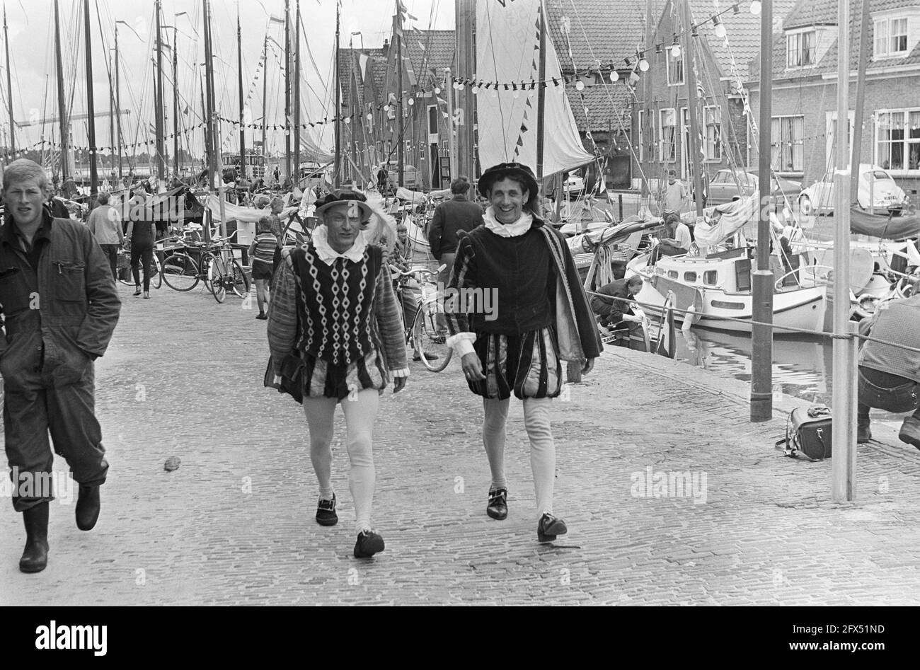 Fête à Monnickendam, certains vêtus de Monnickendammers, 8 juillet 1966, Célébrations, pays-Bas, photo de l'agence de presse du XXe siècle, nouvelles à retenir, documentaire, photographie historique 1945-1990, histoires visuelles, L'histoire humaine du XXe siècle, immortaliser des moments dans le temps Banque D'Images