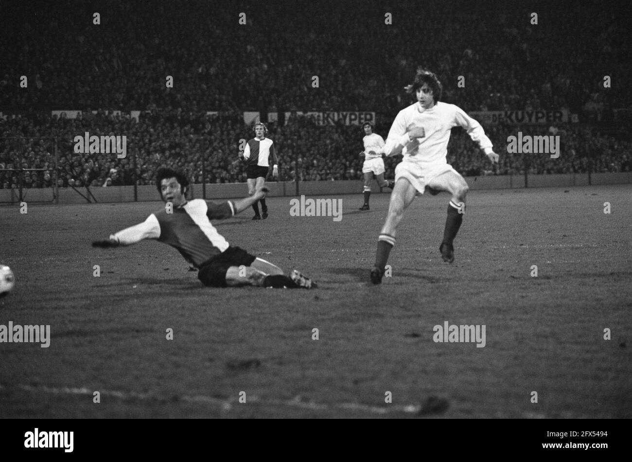 Feyenoord contre Ajax 1-5, non 17 Cruijff scores 1-3, Left Laseroms, 15 avril 1972, sports, Football, pays-Bas, Agence de presse du XXe siècle photo, nouvelles à retenir, documentaire, photographie historique 1945-1990, histoires visuelles, L'histoire humaine du XXe siècle, immortaliser des moments dans le temps Banque D'Images