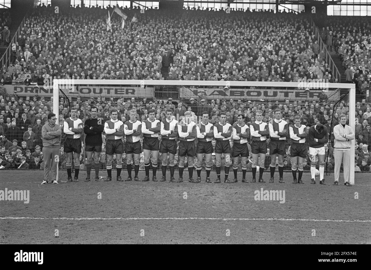 Feyenoord contre Xerxes et DHC 0-1, équipe Feyenoord, 17 décembre 1967, aulne, Sports, football, pays-Bas, agence de presse du XXe siècle photo, news to remember, documentaire, photographie historique 1945-1990, histoires visuelles, L'histoire humaine du XXe siècle, immortaliser des moments dans le temps Banque D'Images