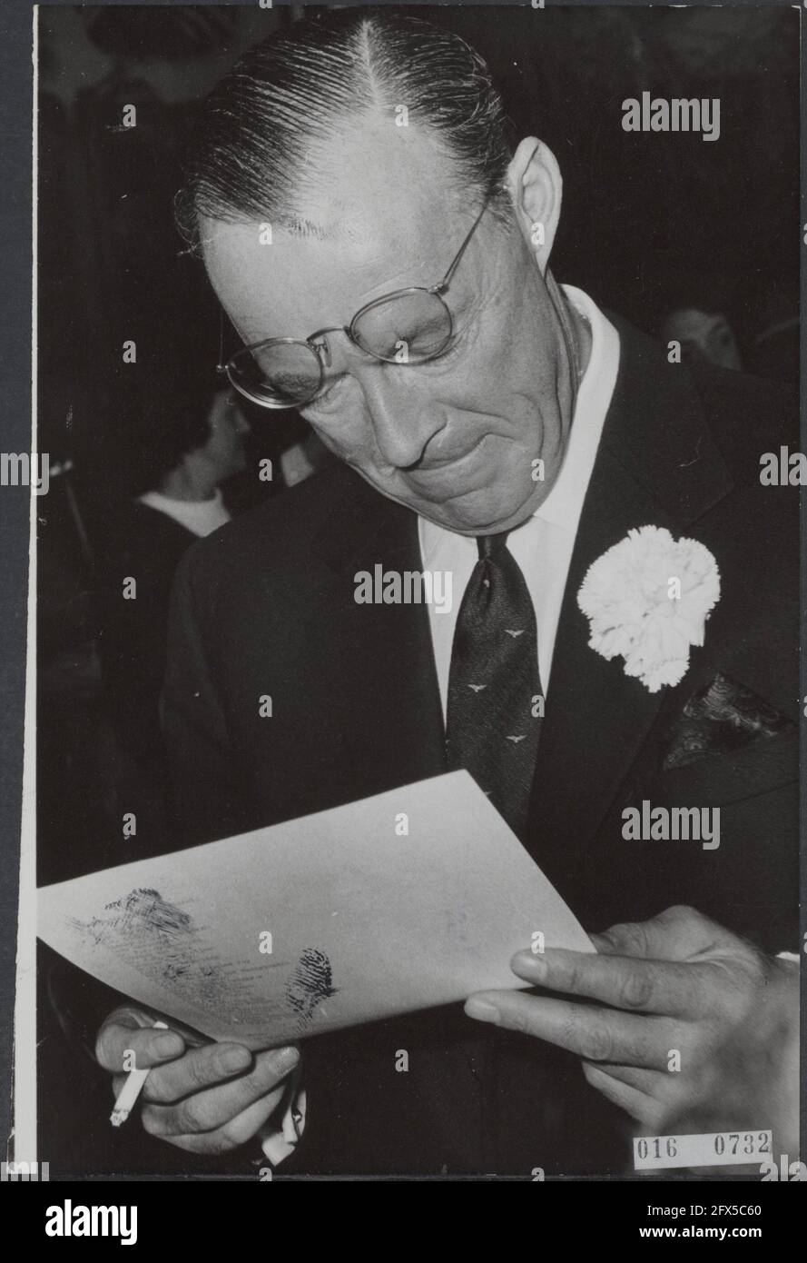 La photo contient des taches d'encre, 17 mai 1965, documents, famille royale, Portraits, princes, pays-Bas, Agence de presse du XXe siècle photo, news to remember, documentaire, photographie historique 1945-1990, histoires visuelles, L'histoire humaine du XXe siècle, immortaliser des moments dans le temps Banque D'Images