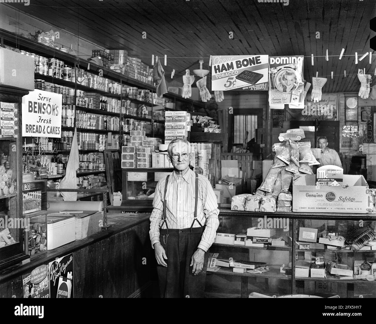 M. Jackson, propriétaire de General Store, Siloam, Géorgie, États-Unis, Jack Delano, Administration américaine de la sécurité agricole, juin 1941 Banque D'Images