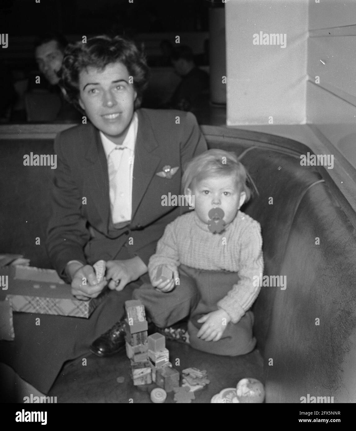 Toronne Bebe De 2 Ans Et Demi Schiphol 9 Decembre 1952 Pays Bas Agence De Presse Du Xxe Siecle Photo News To Remember Documentaire Photographie Historique 1945 1990 Histoires Visuelles L Histoire Humaine Du Xxe