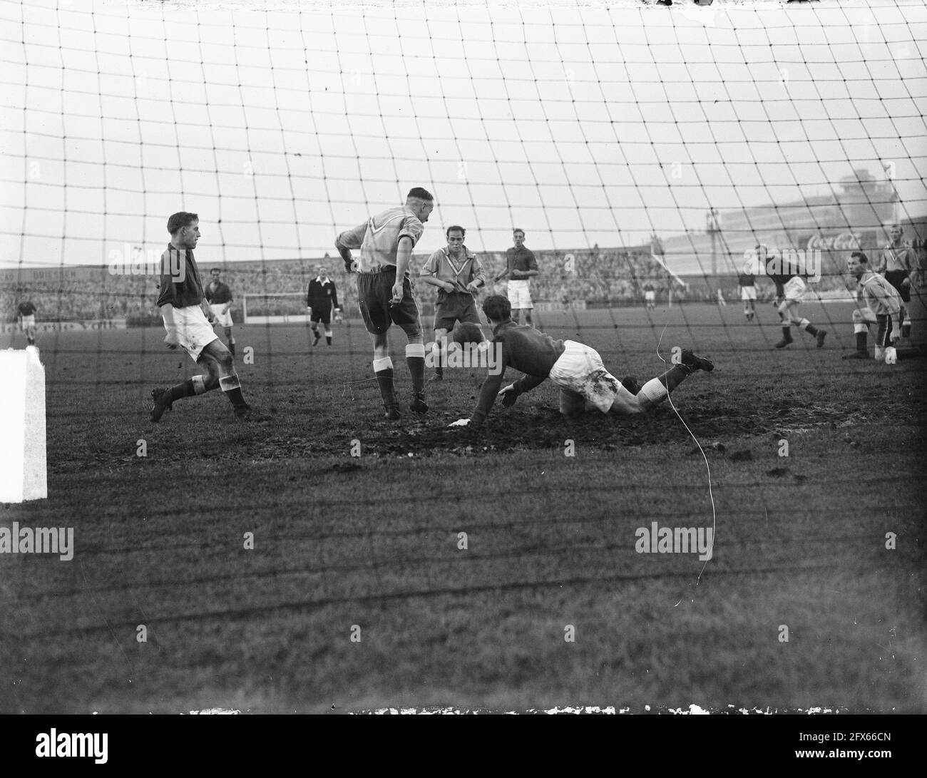 Équipe de l'Union contre Rotterdam 0-3, 18 novembre 1950, équipes de l'Union, pays-Bas, agence de presse du XXe siècle photo, news to Remember, documentaire, photographie historique 1945-1990, histoires visuelles, L'histoire humaine du XXe siècle, immortaliser des moments dans le temps Banque D'Images