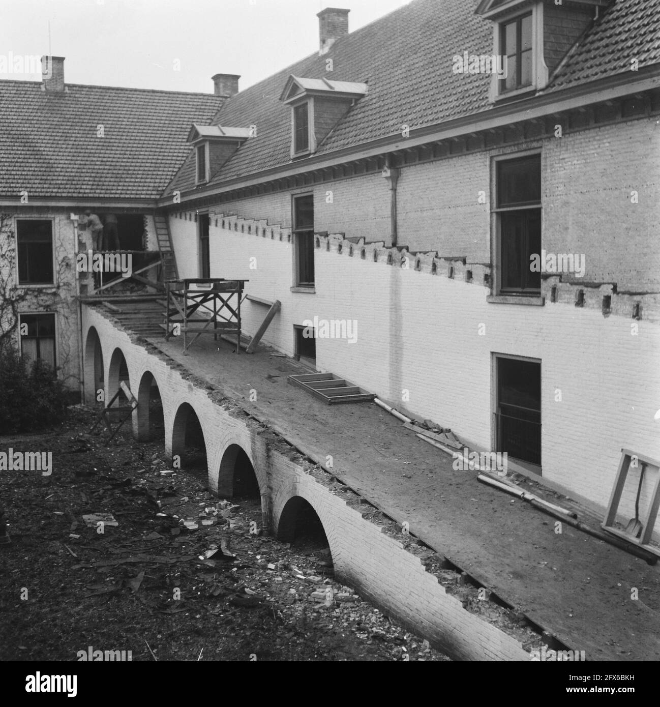 Résidence de convalescence pour anciens travailleurs illégaux en construction, 14 novembre 1945, construction, bâtiments, Maisons de convalescence, illégalité, Seconde Guerre mondiale, soins infirmiers, résistance, Pays-Bas, Agence de presse du XXe siècle photo, nouvelles à retenir, documentaire, photographie historique 1945-1990, histoires visuelles, L'histoire humaine du XXe siècle, immortaliser des moments dans le temps Banque D'Images