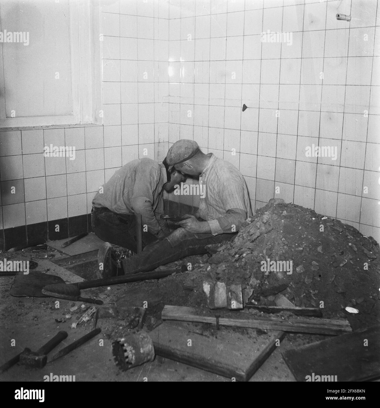 Résidence de convalescence pour anciens travailleurs illégaux en construction, 14 novembre 1945, construction, bâtiments, Maisons de convalescence, illégalité, Seconde Guerre mondiale, soins infirmiers, résistance, Pays-Bas, Agence de presse du XXe siècle photo, nouvelles à retenir, documentaire, photographie historique 1945-1990, histoires visuelles, L'histoire humaine du XXe siècle, immortaliser des moments dans le temps Banque D'Images