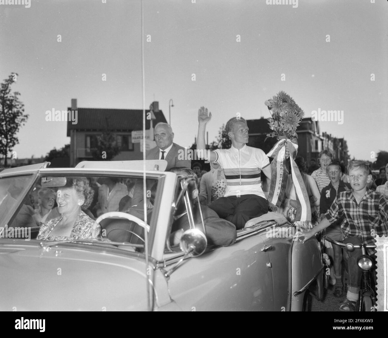 Hommage à la championne du monde amateur Stayers Arie van Houwelingen à Sassenheim, 17 août 1959, pays-Bas, agence de presse du XXe siècle photo, nouvelles à retenir, documentaire, photographie historique 1945-1990, histoires visuelles, L'histoire humaine du XXe siècle, immortaliser des moments dans le temps Banque D'Images