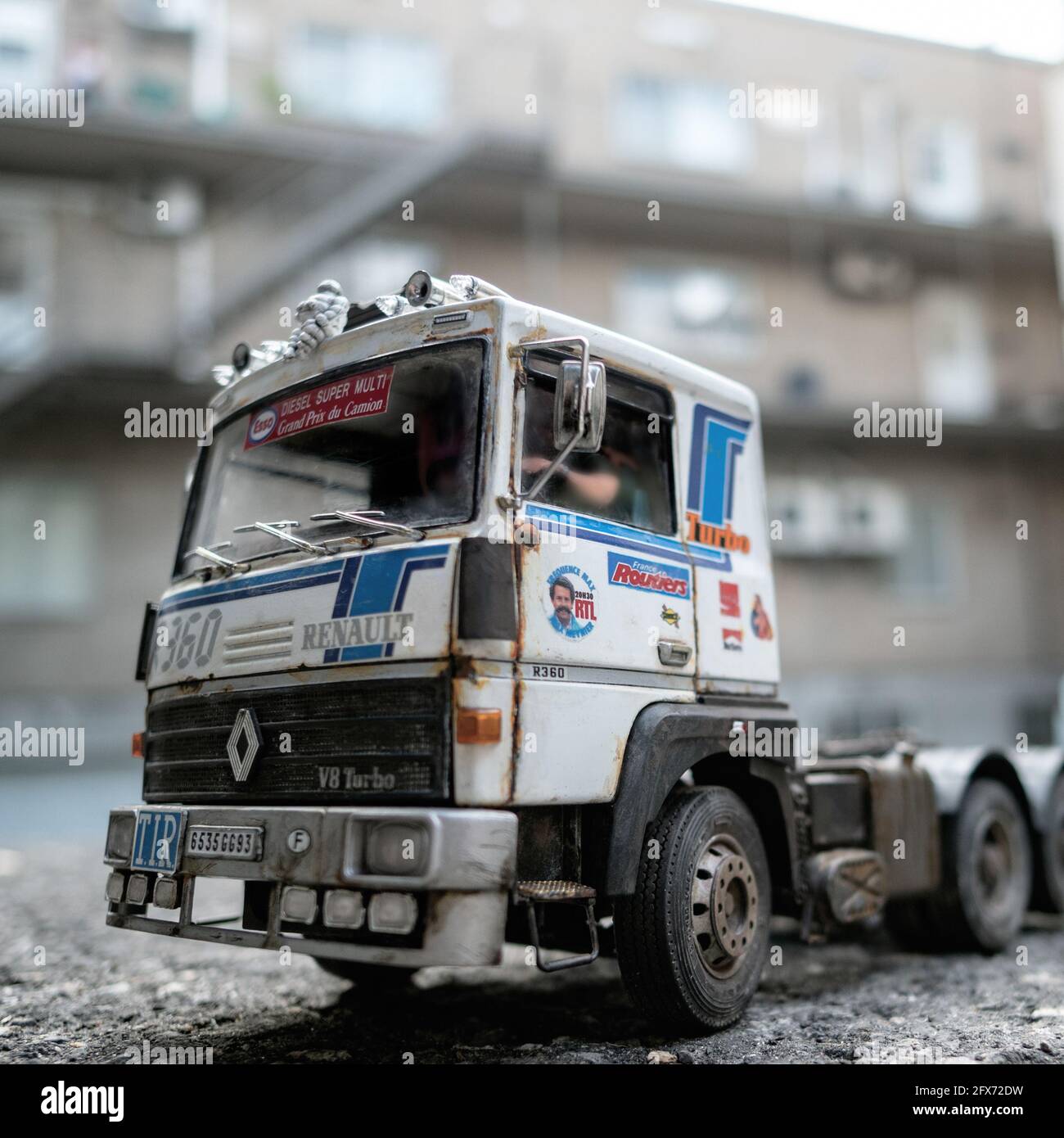 Italeri Truck 1/24 Renault R360 Turbo avec de fortes intempéries réalistes Banque D'Images