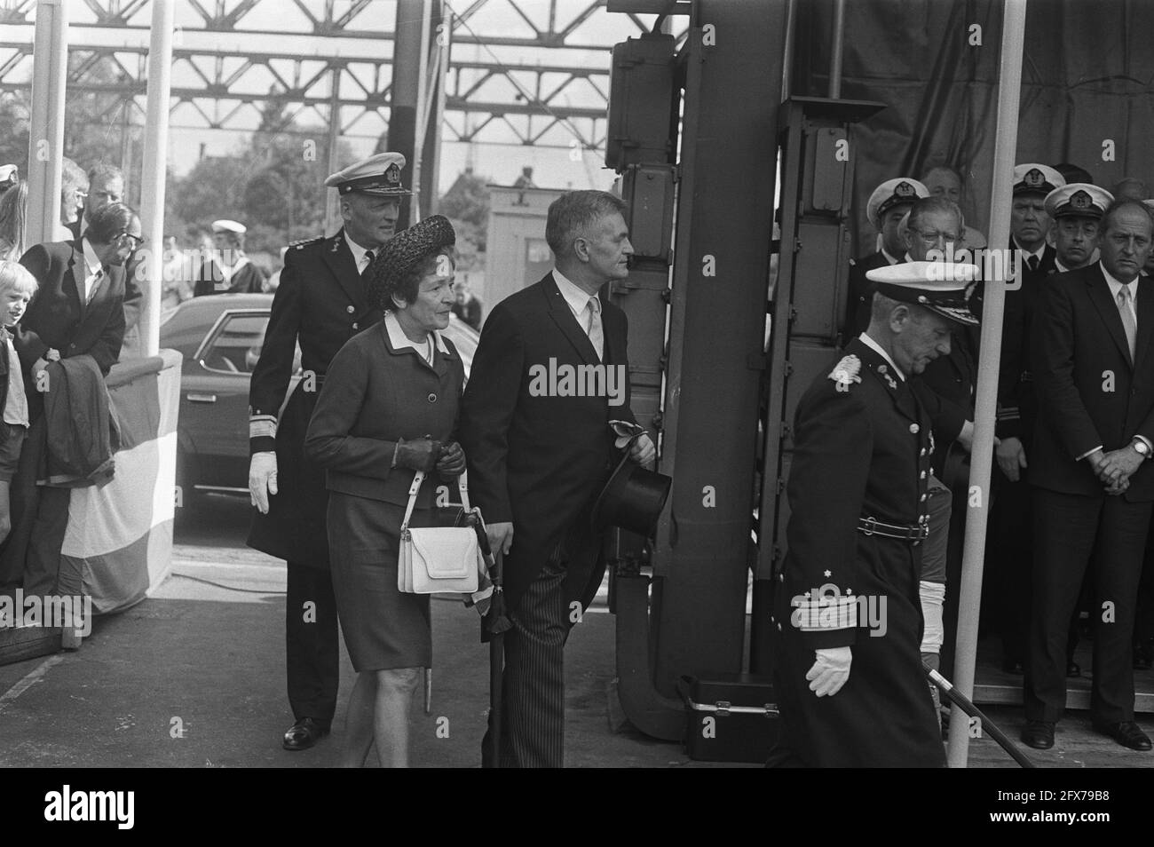 Mise en service du sous-marin Zwaardvis au RDM, Rotterdam, 18 août 1972, mise en service, Sous-marins, pays-Bas, Agence de presse du XXe siècle photo, news to Remember, documentaire, photographie historique 1945-1990, histoires visuelles, L'histoire humaine du XXe siècle, immortaliser des moments dans le temps Banque D'Images