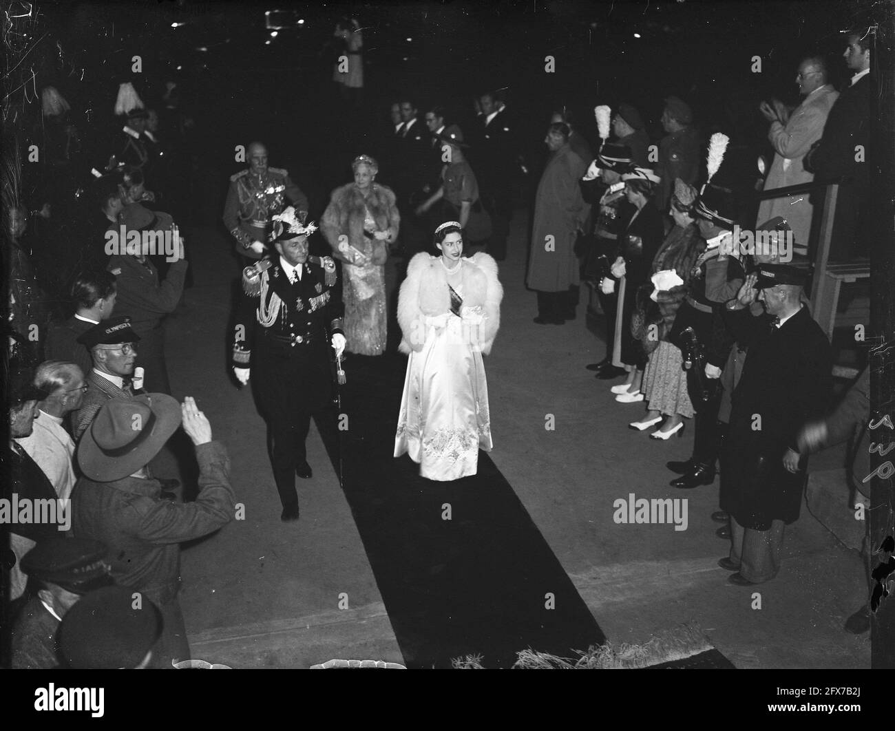 Inauguration de la reine Juliana. Arrivée de la princesse Margaret d'Angleterre avec le comte et la comtesse d'Athlone au stade olympique d'Amsterdam, pour assister au match de couronnement, comme résolution du jour d'inauguration., 6 septembre 1948, inaugurations, maison royale, spectacles, Pays-Bas, Agence de presse du XXe siècle photo, nouvelles à retenir, documentaire, photographie historique 1945-1990, histoires visuelles, L'histoire humaine du XXe siècle, immortaliser des moments dans le temps Banque D'Images