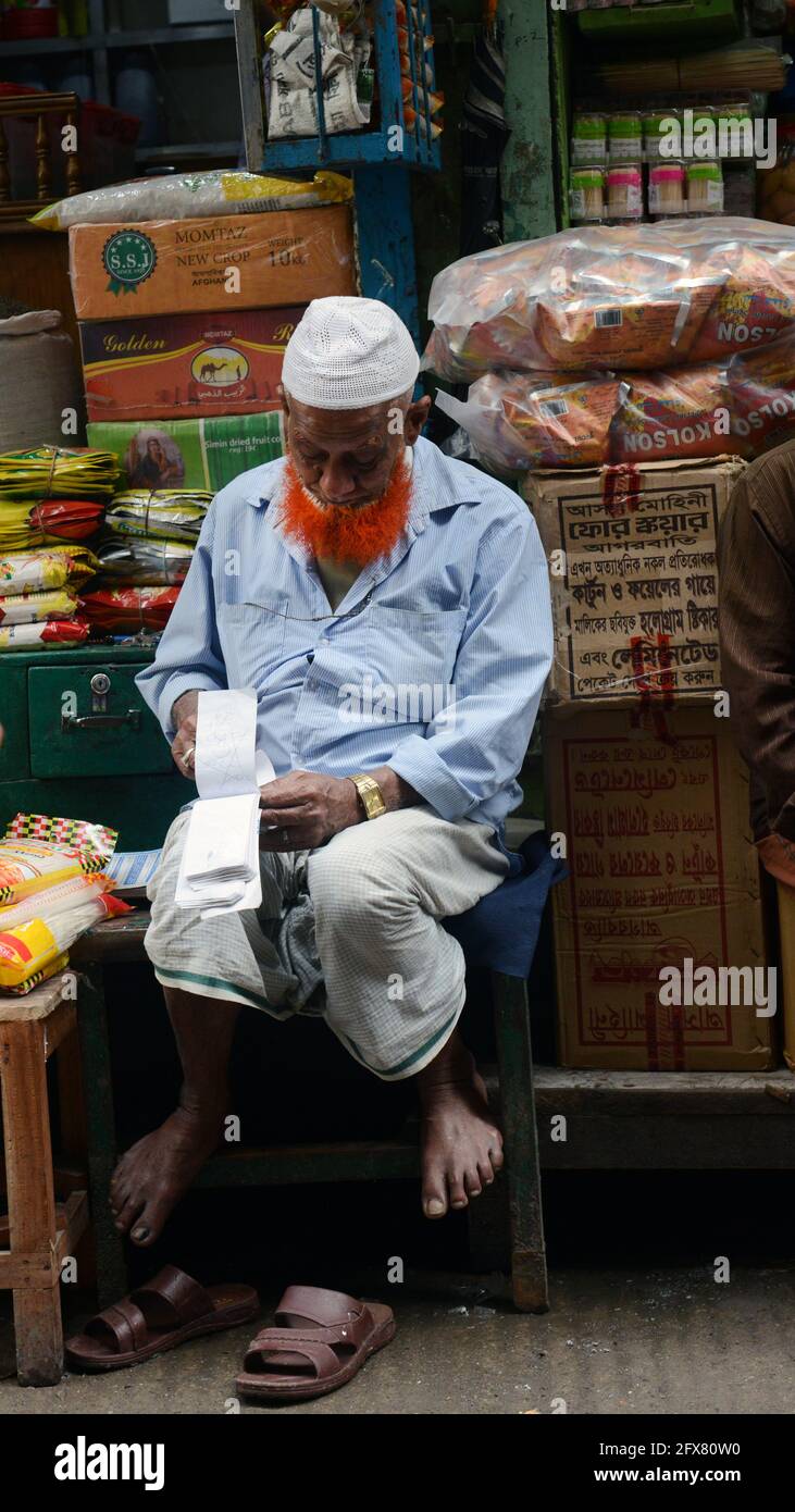 Les marchés dynamiques du Chawk Bazar à Dhaka, au Bangladesh. Banque D'Images