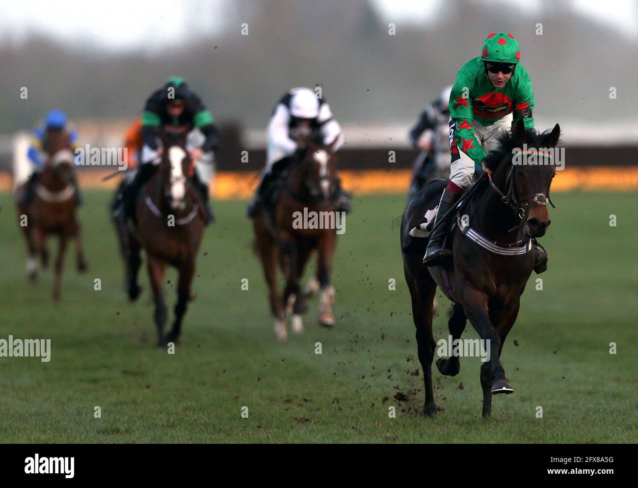 Photo du dossier datée du 08-02-2020 de Ocean Wind monté par Jockey Aidan Coleman. Date de publication : le mercredi 26 mai 2021. Banque D'Images