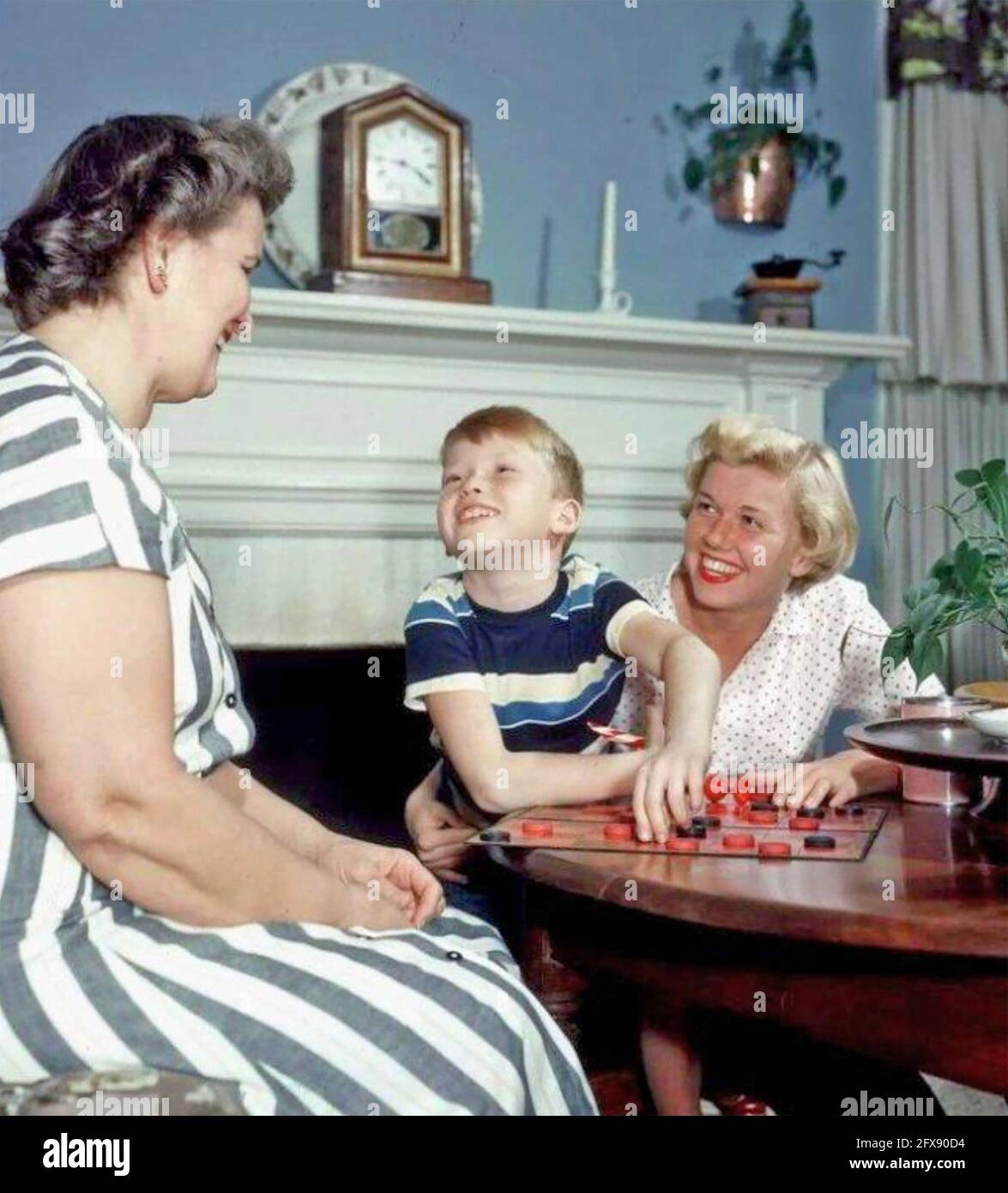 DORIS DAY (1922-2019) actrice et chanteuse américaine avec son fils Terry Melcher vers 1950 Banque D'Images