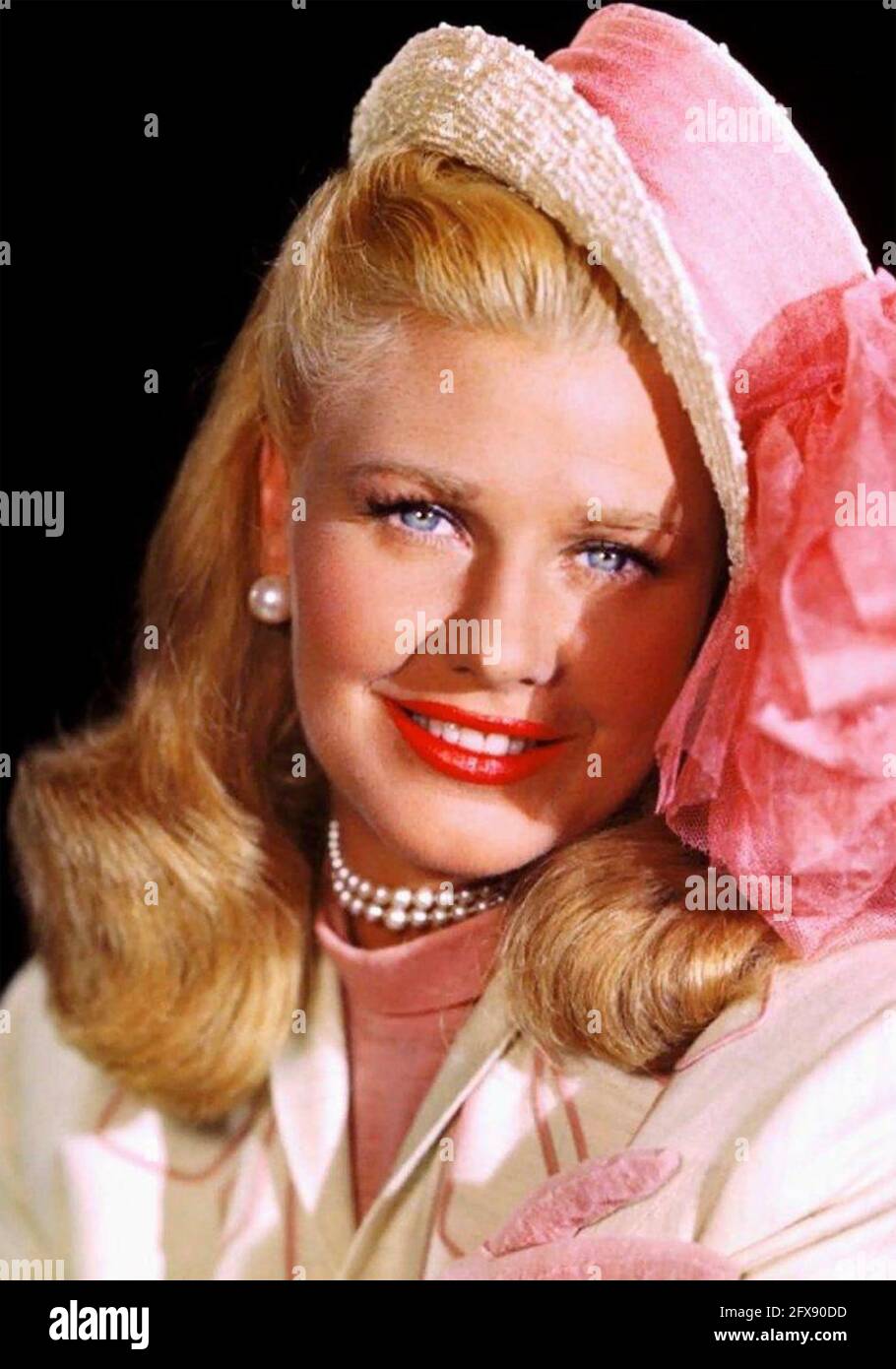 GINGER ROGERS (1911-1995) actrice et danseuse américaine vers 1943 Banque D'Images