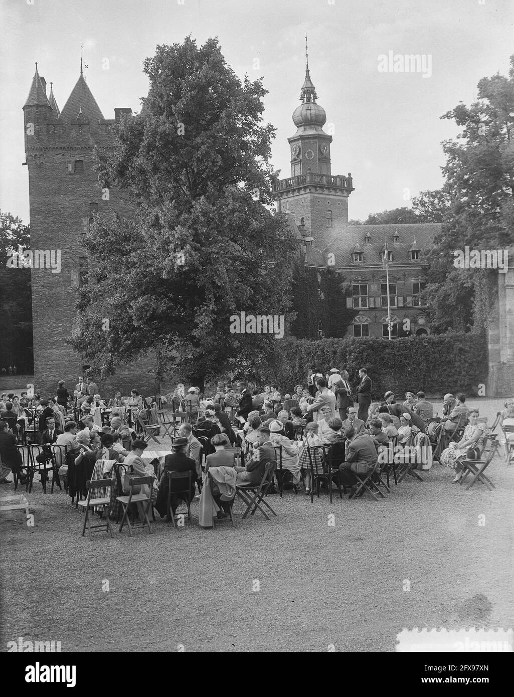 Château de Nijenrode Union Suisse partie Voir aussi 52504 à 07, 2 août 1952, pays-Bas, agence de presse du 20e siècle photo, news to remember, documentaire, photographie historique 1945-1990, histoires visuelles, L'histoire humaine du XXe siècle, immortaliser des moments dans le temps Banque D'Images
