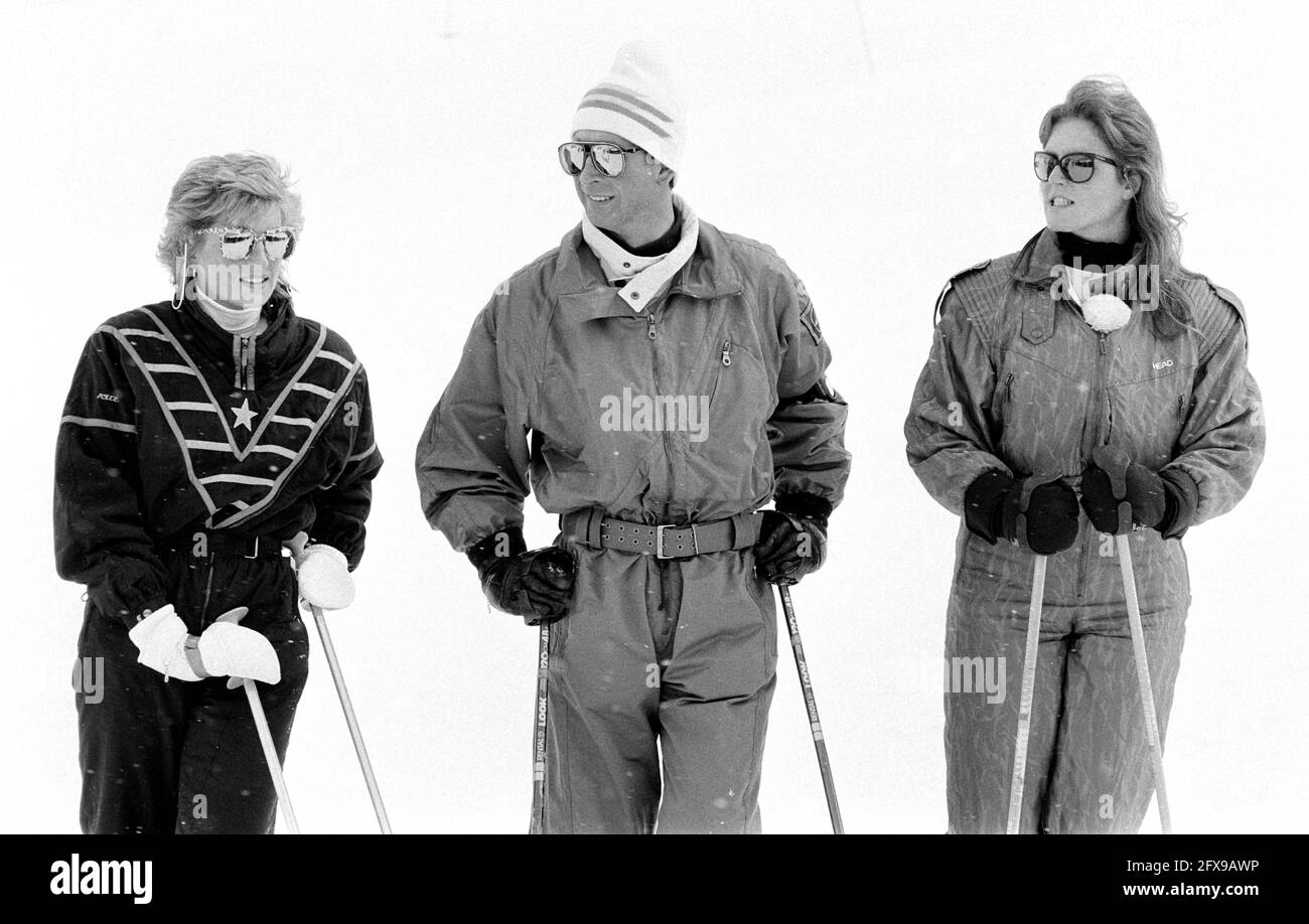 La famille royale y compris le prince et la princesse de Galles et la duchesse de York ski à Lech, Autriche en 1987 Banque D'Images