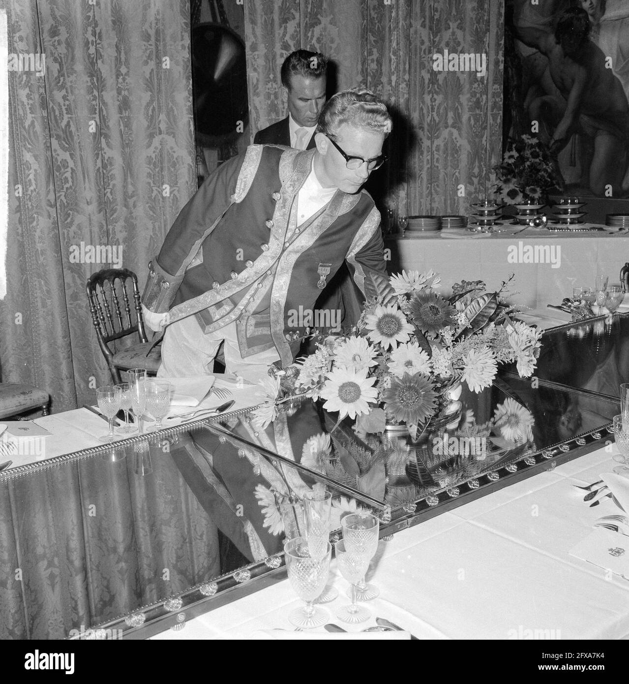 Table de dîner au huis Ten Bosch, la table de dîner, 9 septembre 1964, pays-Bas, agence de presse du xxe siècle photo, nouvelles à retenir, documentaire, photographie historique 1945-1990, histoires visuelles, L'histoire humaine du XXe siècle, immortaliser des moments dans le temps Banque D'Images