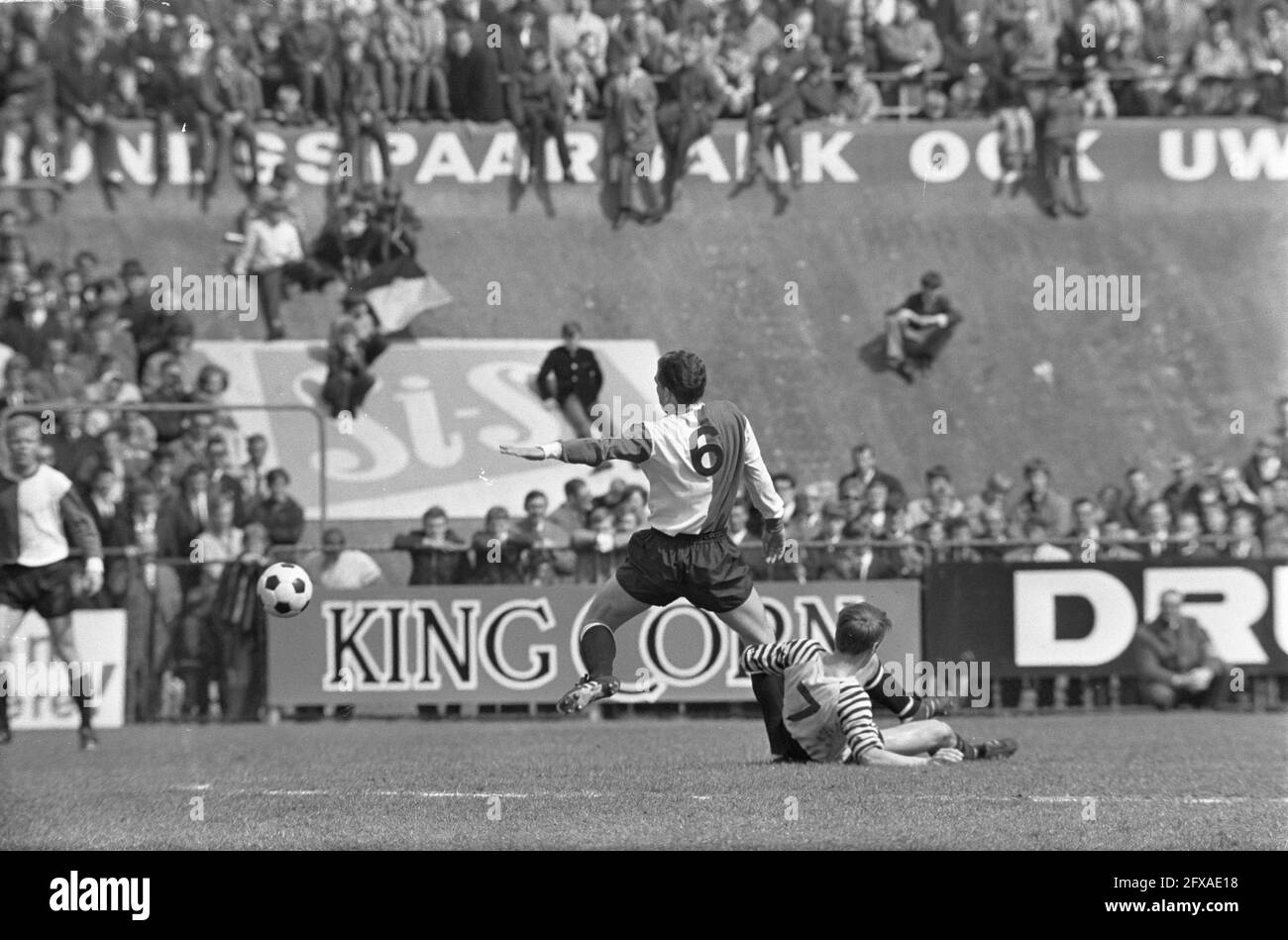 Dos contre Feijenoord 3-0 Kindvall (à droite) scores 1er but, 27 avril 1969, sports, football, pays-Bas, agence de presse du xxe siècle photo, nouvelles à retenir, documentaire, photographie historique 1945-1990, histoires visuelles, L'histoire humaine du XXe siècle, immortaliser des moments dans le temps Banque D'Images