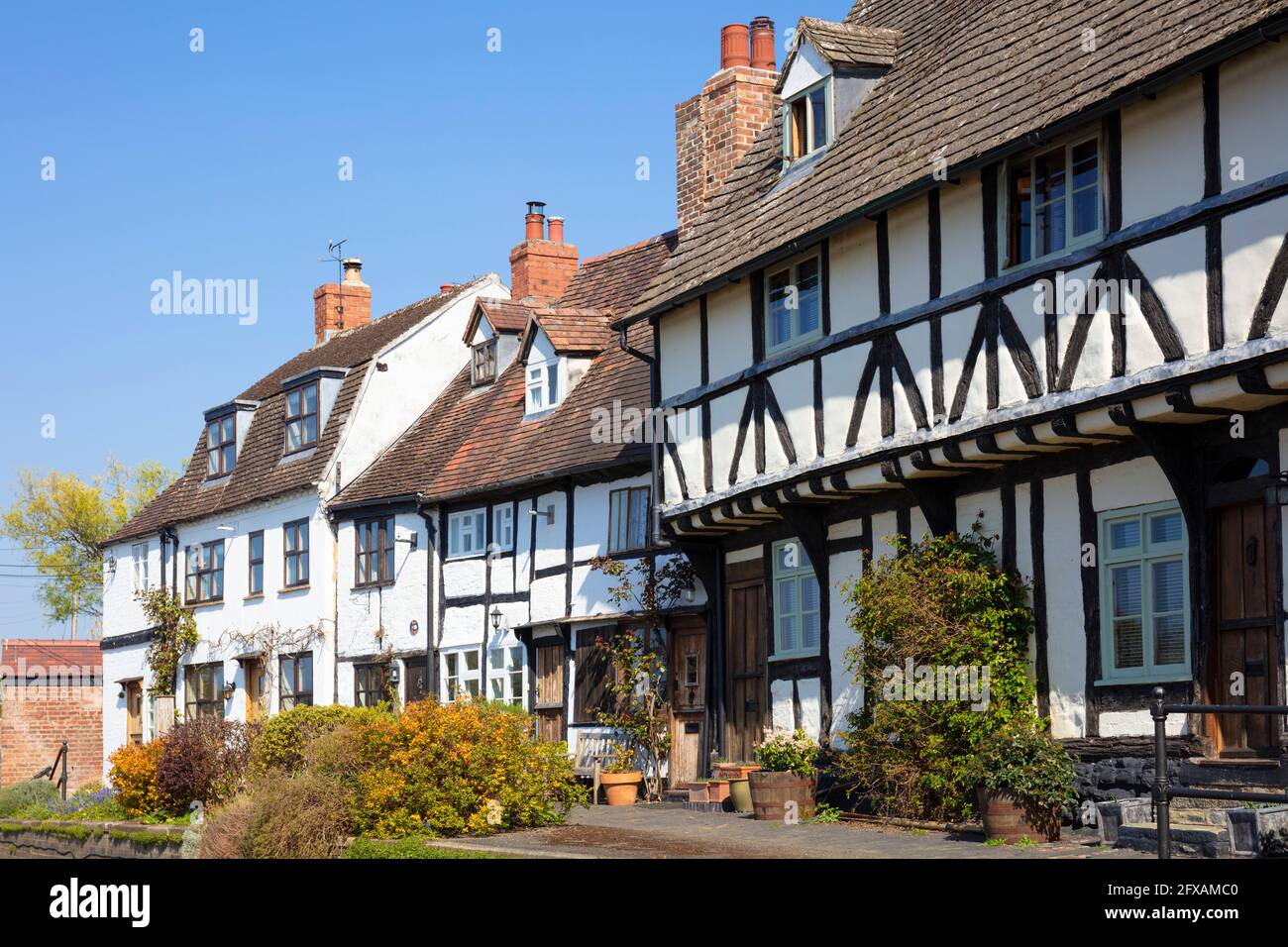 Bâtiments et maisons médiévaux à l'abbaye de Tewkesbury Mill Mill St Marys Road sur Severn Way Gloucestershire, Angleterre GB Royaume-Uni Europe Banque D'Images