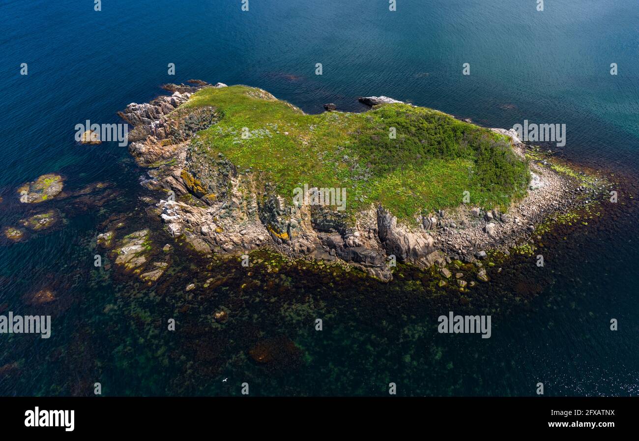 Vue aérienne sur une île en mer. Île de Saint Thomas en Mer Noire, Bulgarie Banque D'Images