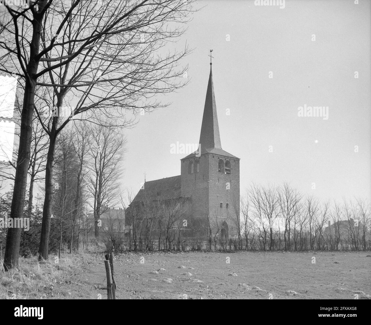 Une église romane à Velp près de la tombe (plus moins 800 après J.-C.) sera restaurée, le 5 mars 1957, églises, pays-Bas, agence de presse du xxe siècle photo, nouvelles à retenir, documentaire, photographie historique 1945-1990, histoires visuelles, L'histoire humaine du XXe siècle, immortaliser des moments dans le temps Banque D'Images