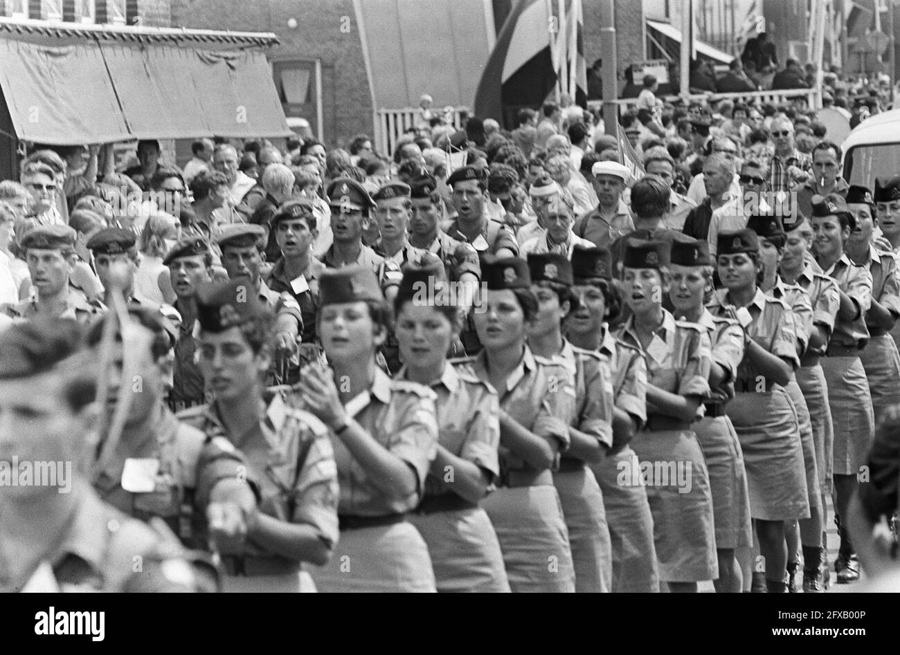 Premier jour des Marches de Nimègue. Armée israélienne, 25 juillet 1967, MILITAIRE, VIERDAAGSE, pays-Bas, agence de presse du xxe siècle photo, nouvelles à retenir, documentaire, photographie historique 1945-1990, histoires visuelles, L'histoire humaine du XXe siècle, immortaliser des moments dans le temps Banque D'Images