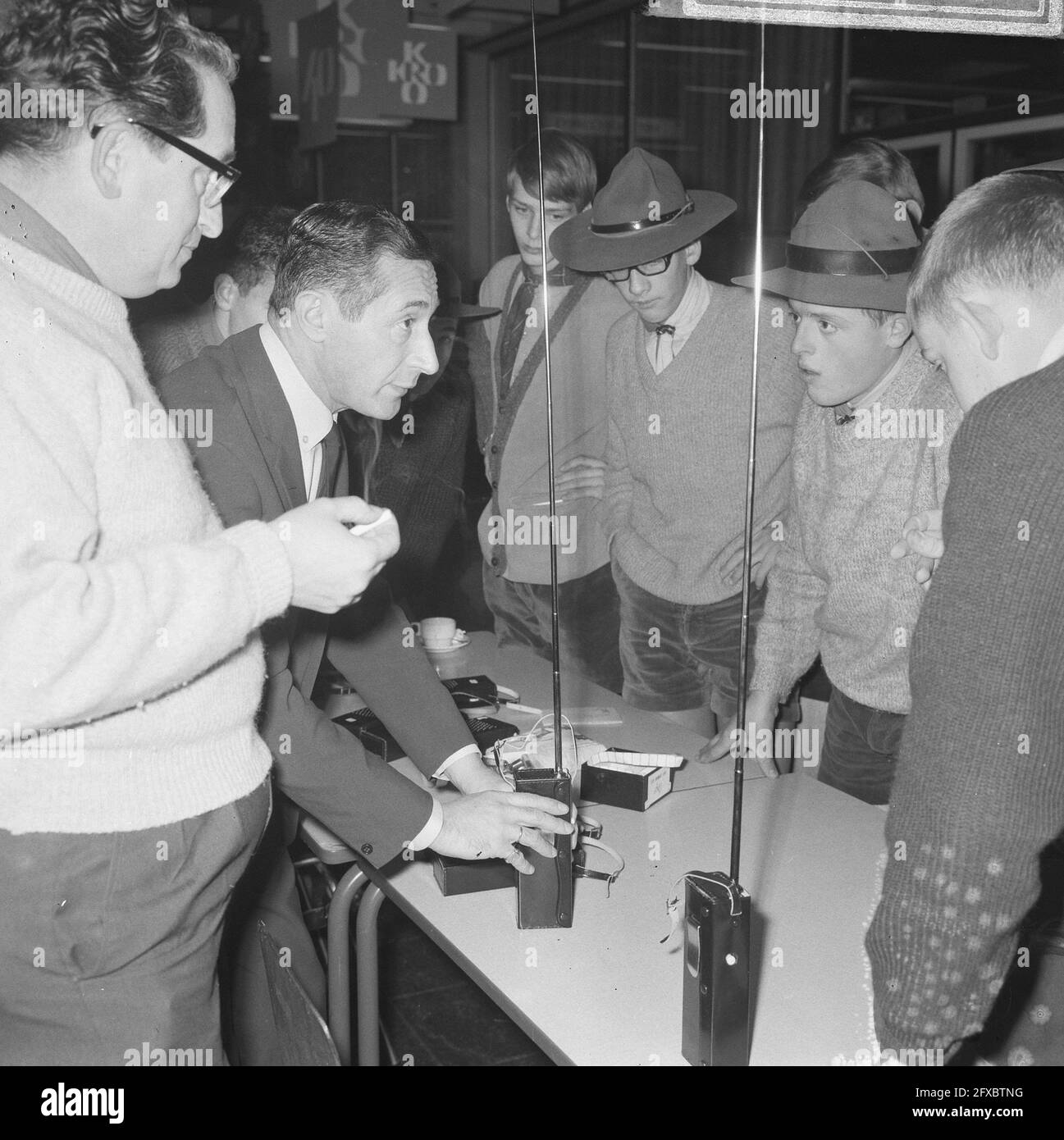 Chapeaux de scout Banque de photographies et d'images à haute résolution -  Alamy