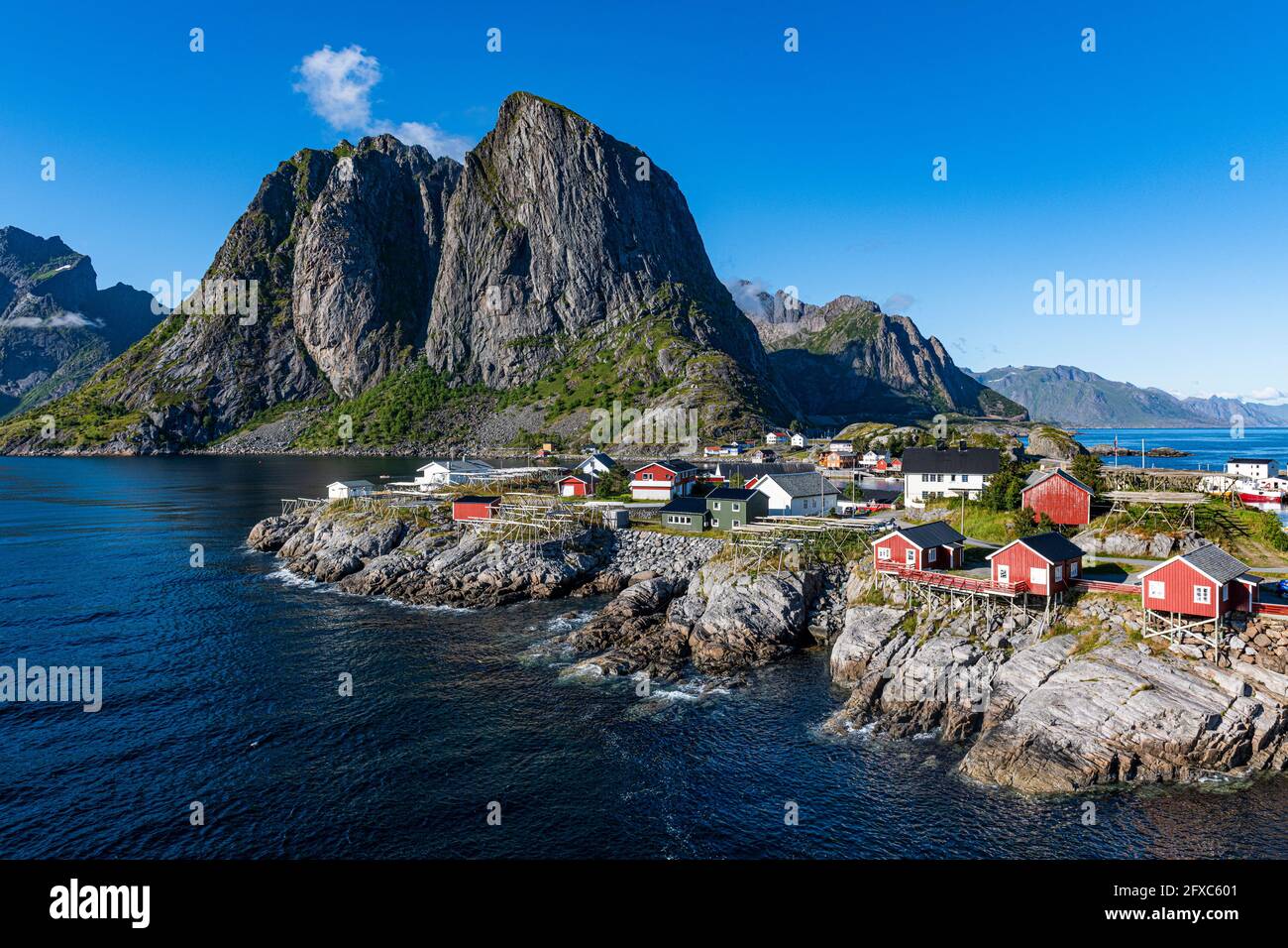Maisons au port de Reine, Lofoten, Norvège Banque D'Images