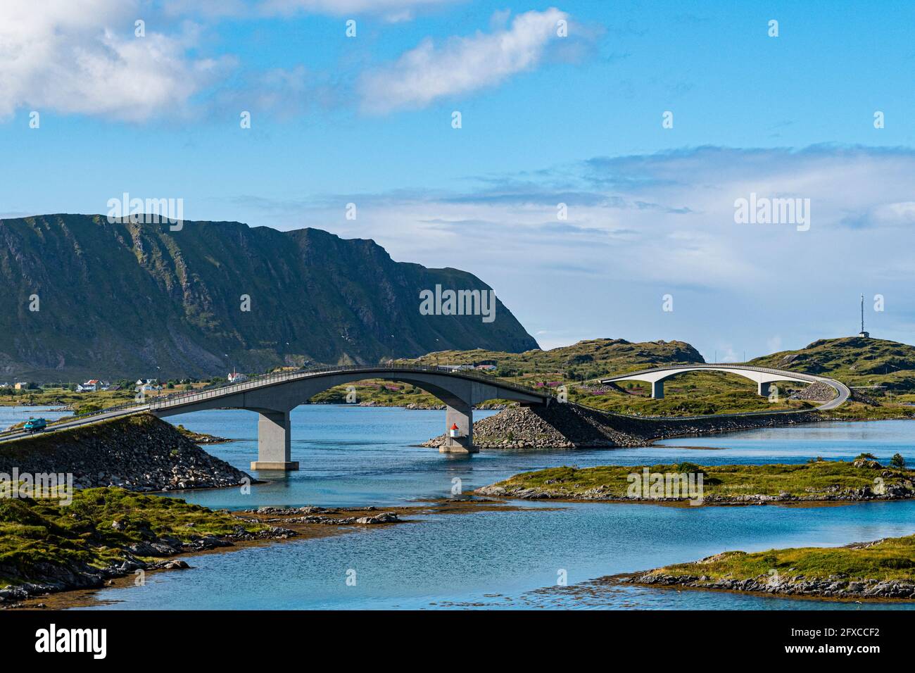 Pont de Fredvang bro à Lofoten, Norvège Banque D'Images