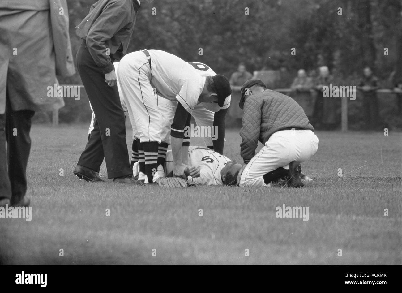 OVVD c. Schoten baseball. Keulenmans est à l'arrêt. Statue 2 Settlement (OVVO) 7 Hanny Urbanus, 13 août 1961, baseball, pays-Bas, agence de presse du xxe siècle photo, nouvelles à retenir, documentaire, photographie historique 1945-1990, histoires visuelles, L'histoire humaine du XXe siècle, immortaliser des moments dans le temps Banque D'Images