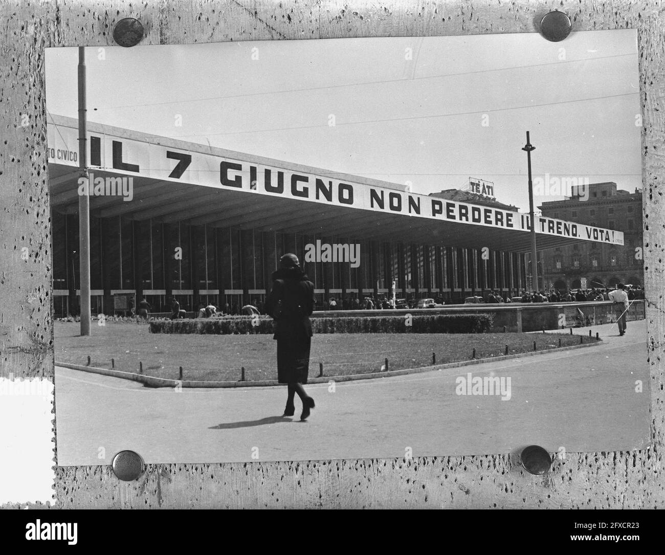 Élections parlementaires Italie. (Le 7 juin, ne manquez pas votre train, allez voter), 28 mai 1953, PARLEMENTAIRE, VOTE, ÉLECTIONS, trains, pays-Bas, Agence de presse du XXe siècle photo, nouvelles à retenir, documentaire, photographie historique 1945-1990, histoires visuelles, L'histoire humaine du XXe siècle, immortaliser des moments dans le temps Banque D'Images