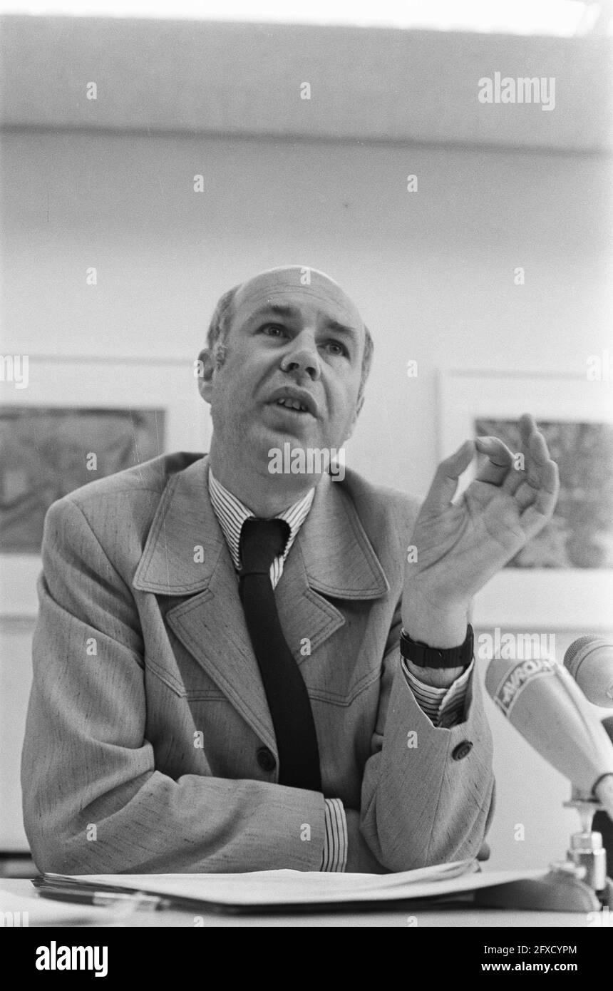 Conférence de presse, ministre Nijpels du logement, close, 10 juin 1982, conférences de presse, Pays-Bas, Agence de presse du XXe siècle photo, nouvelles à retenir, documentaire, photographie historique 1945-1990, histoires visuelles, L'histoire humaine du XXe siècle, immortaliser des moments dans le temps Banque D'Images