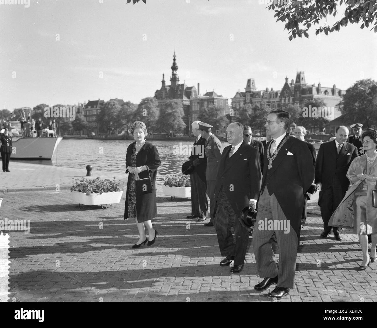 Visite d'État du président fédéral autrichien, M. A. Schärf la Haye . Sur le chemin d'Amsterdam à Den Bosch, 16 mai 1961, visites d'état, pays-Bas, agence de presse du xxe siècle photo, nouvelles à retenir, documentaire, photographie historique 1945-1990, histoires visuelles, L'histoire humaine du XXe siècle, immortaliser des moments dans le temps Banque D'Images