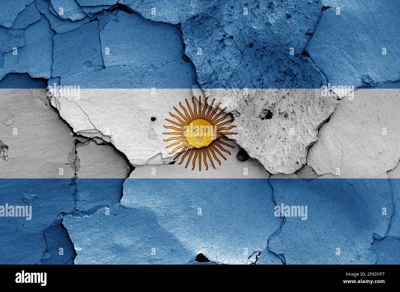 Drapeau de l'Argentine peint sur un mur fissuré Banque D'Images